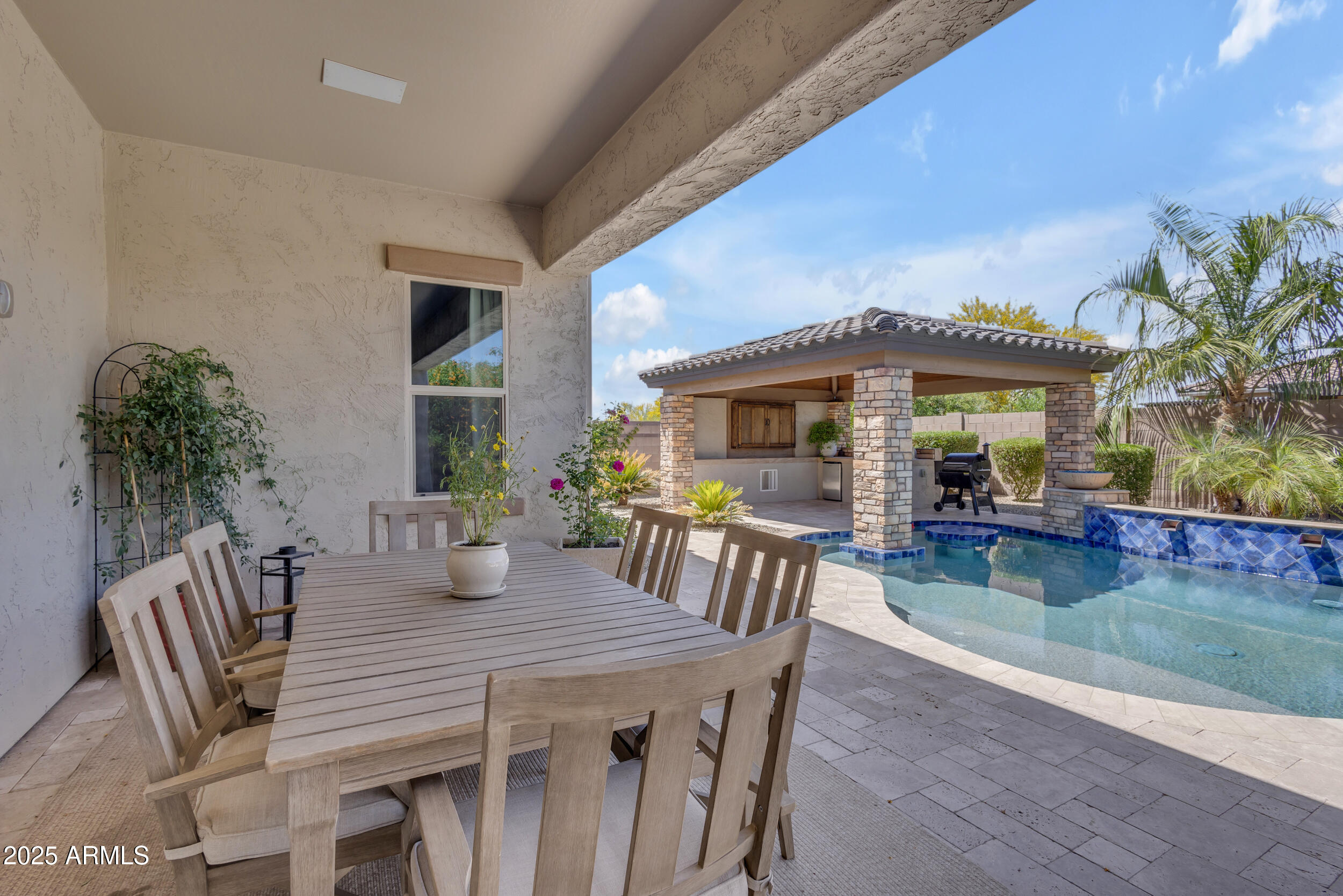 2826 E BELLFLOWER Drive