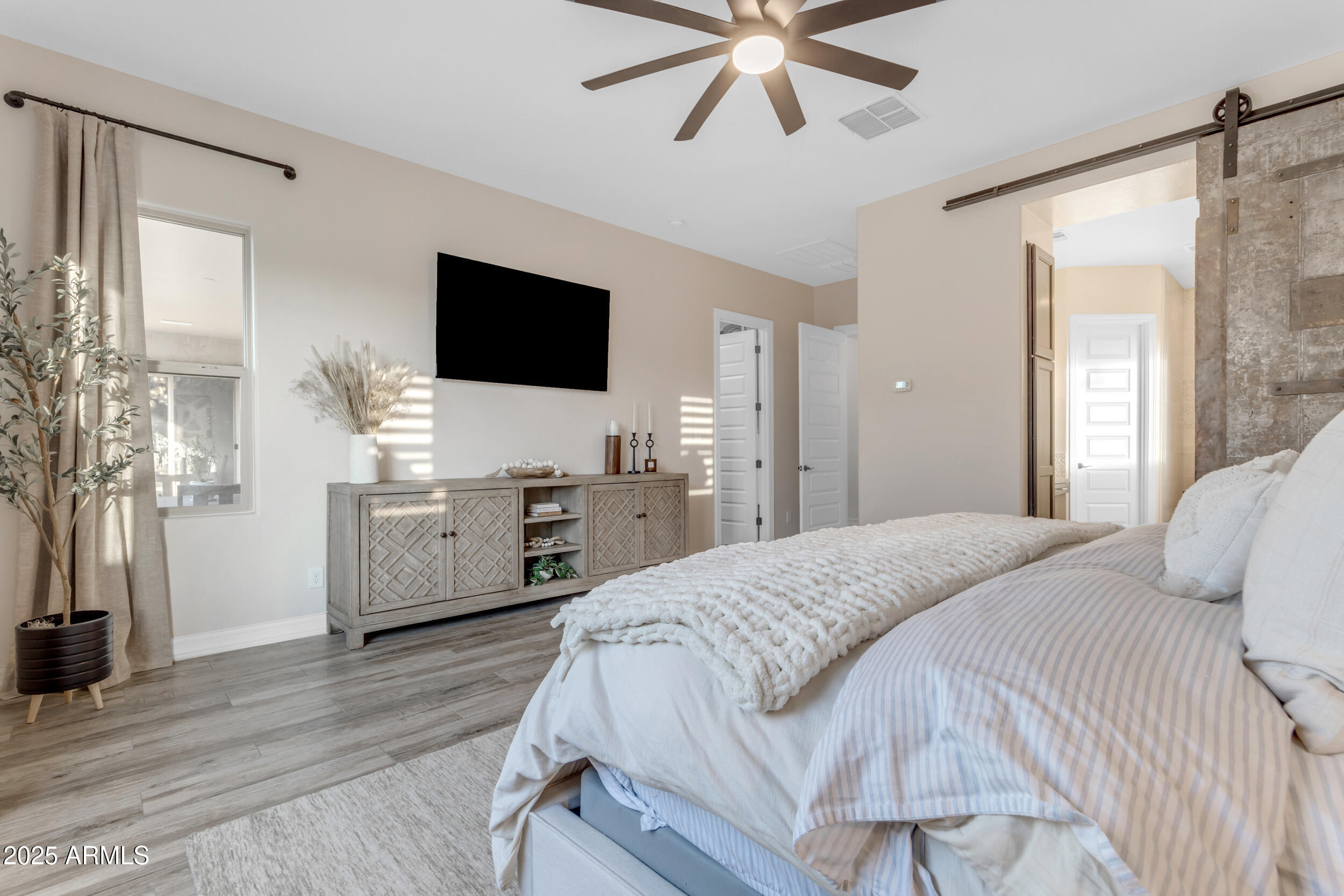 2826 E BELLFLOWER Drive