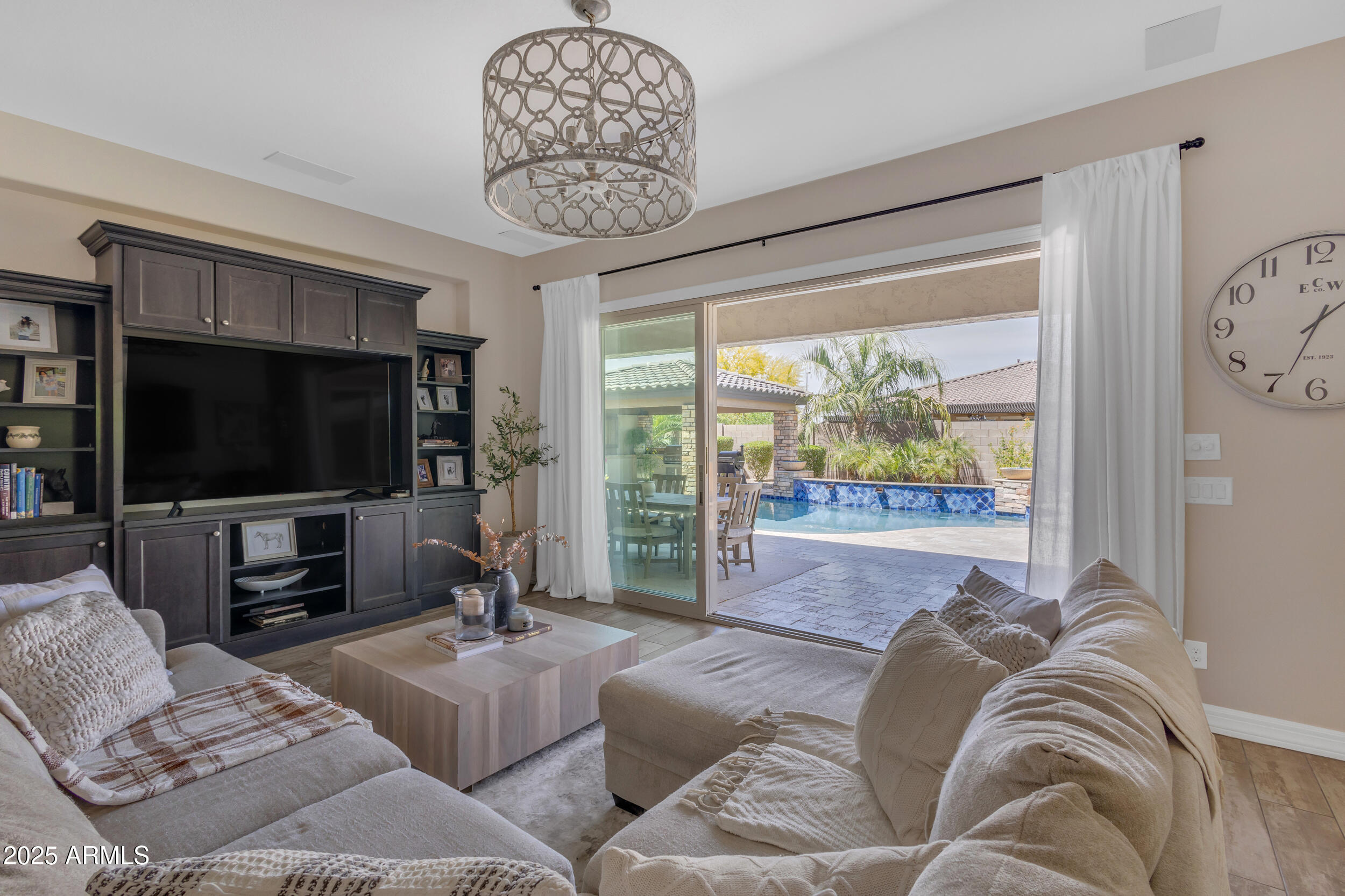 2826 E BELLFLOWER Drive