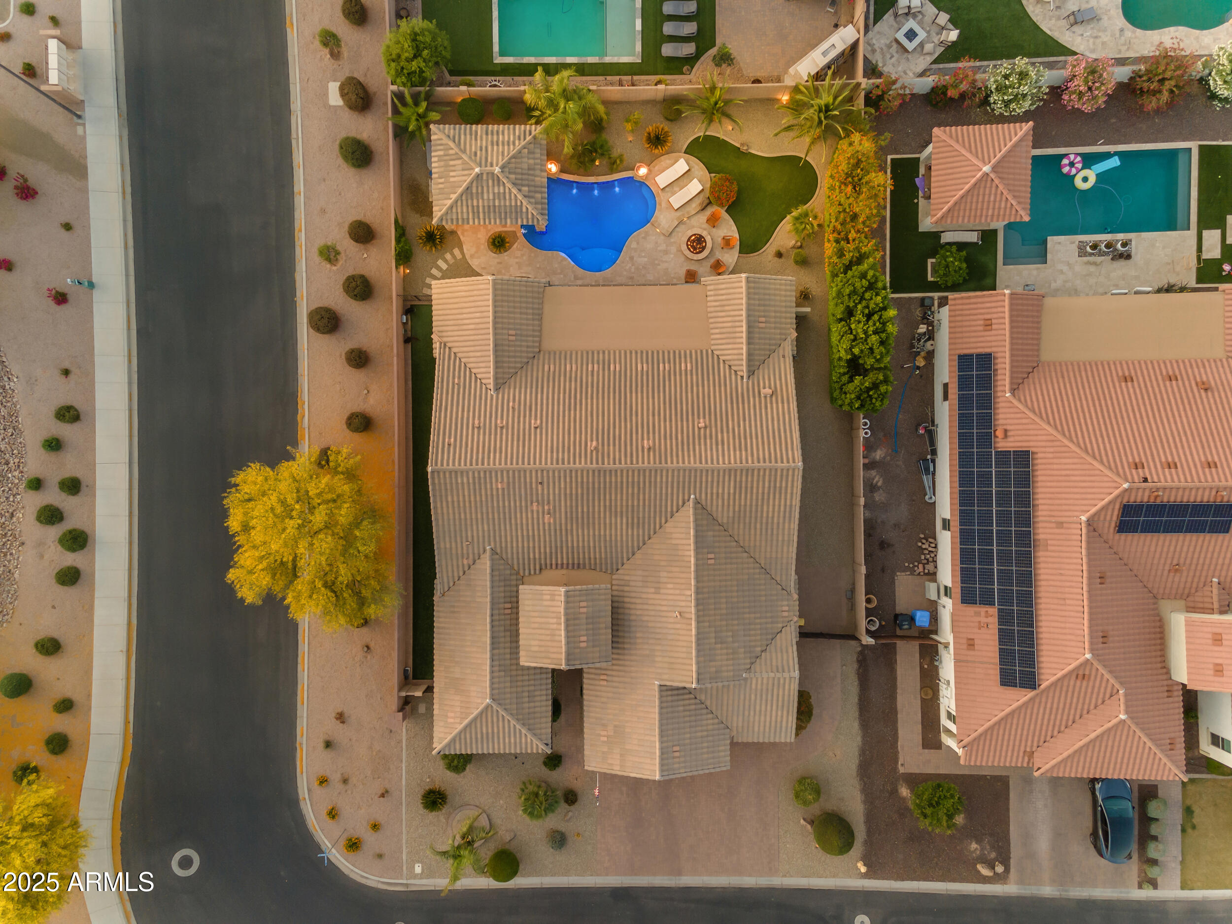 2826 E BELLFLOWER Drive