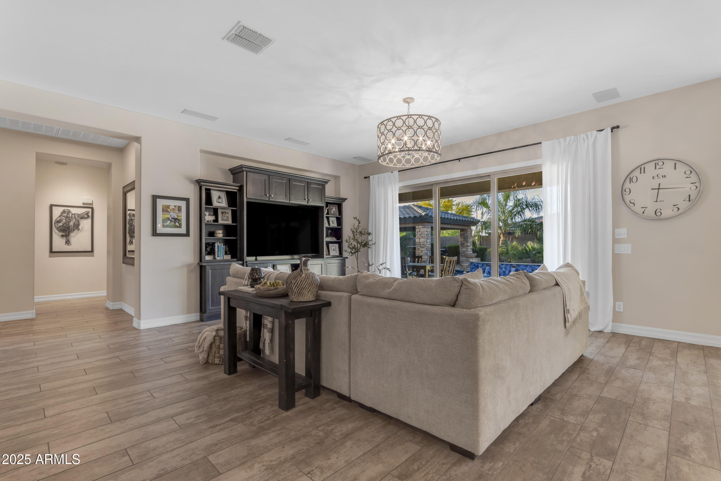 2826 E BELLFLOWER Drive