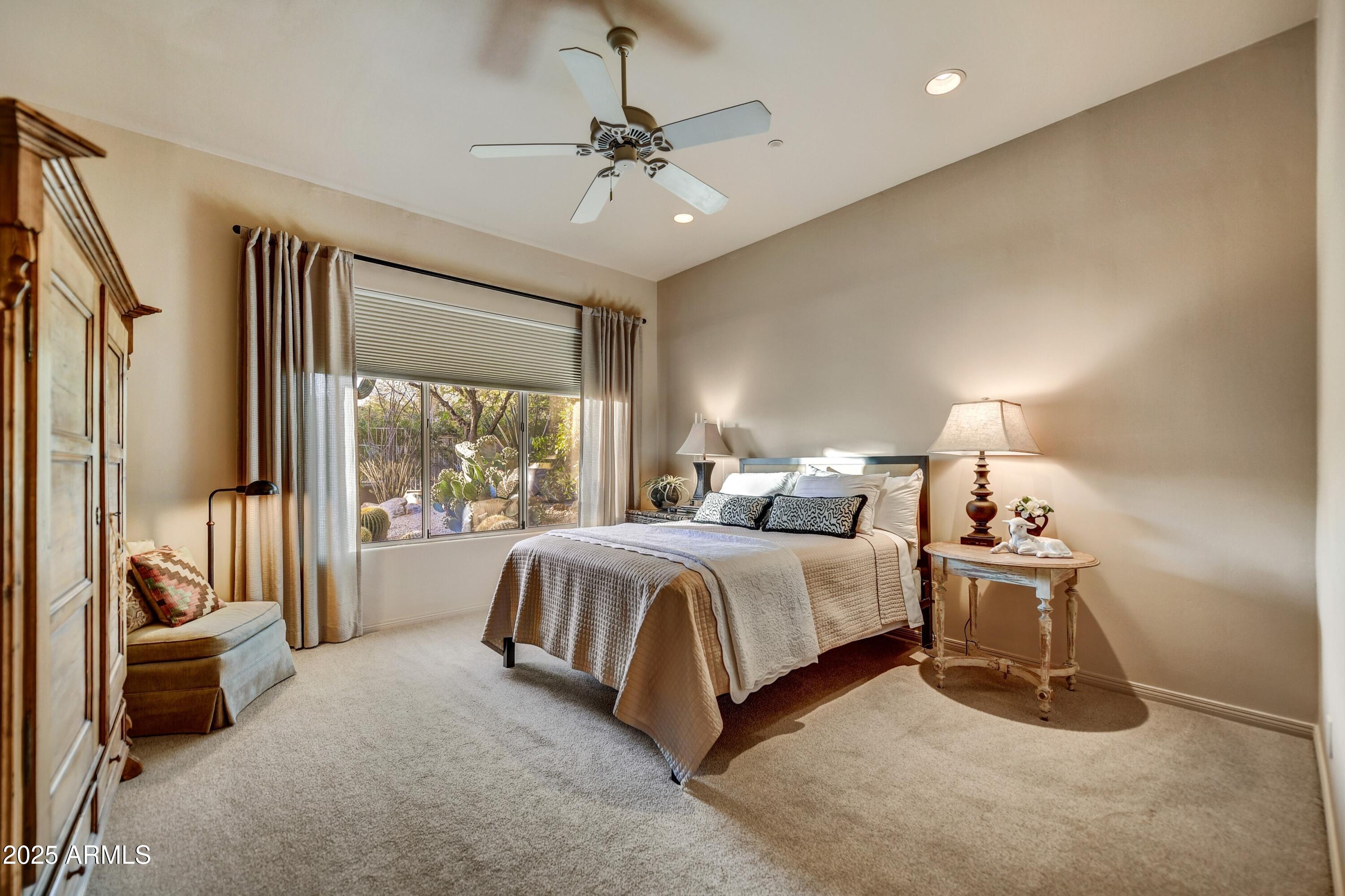 9534 E MONUMENT Drive