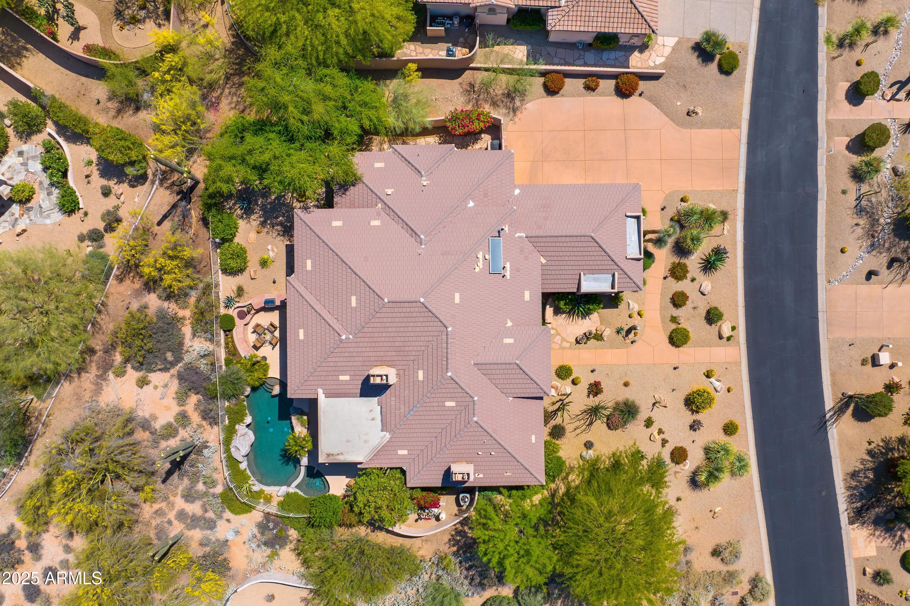 9534 E MONUMENT Drive