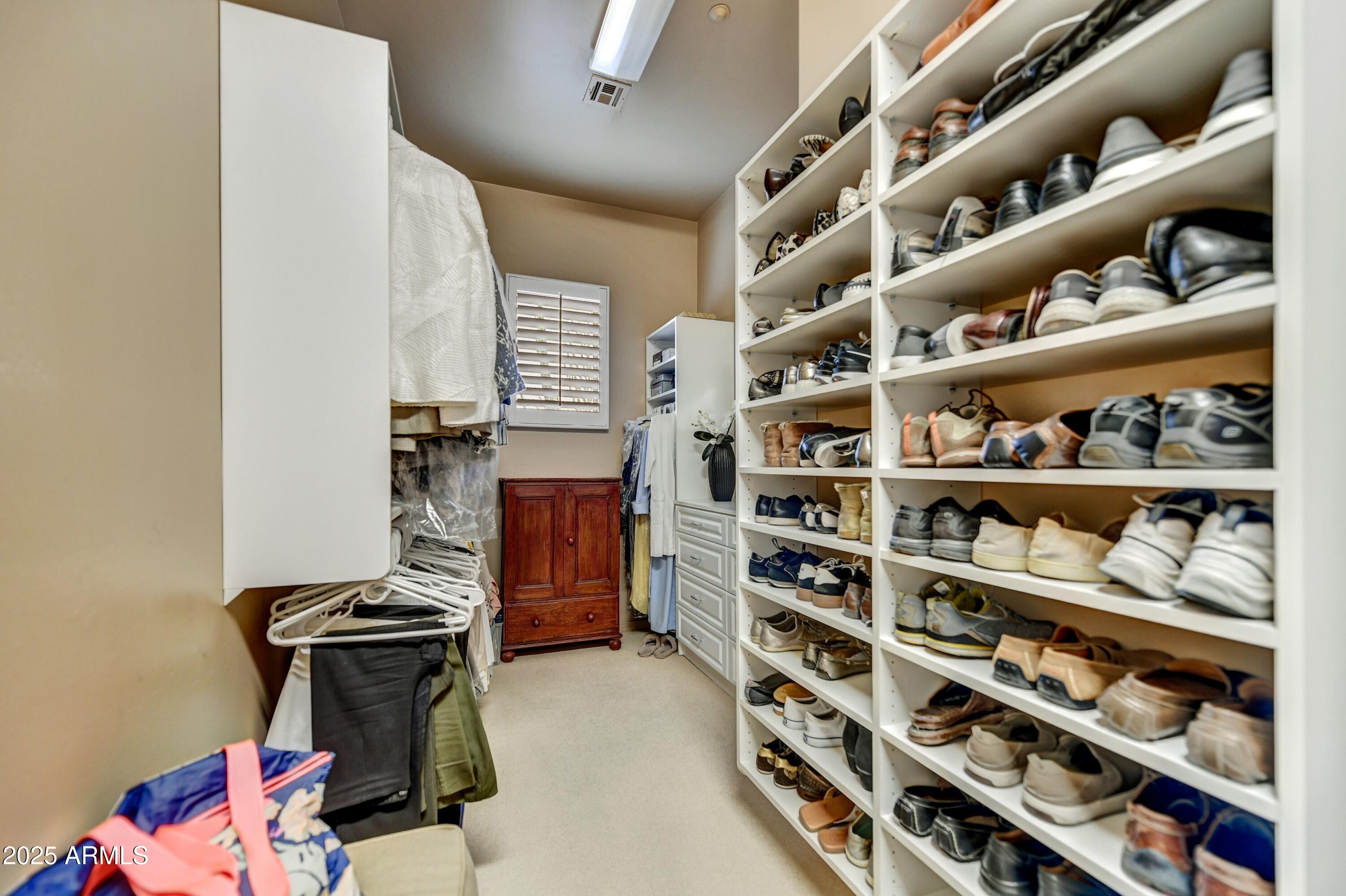 9534 E MONUMENT Drive