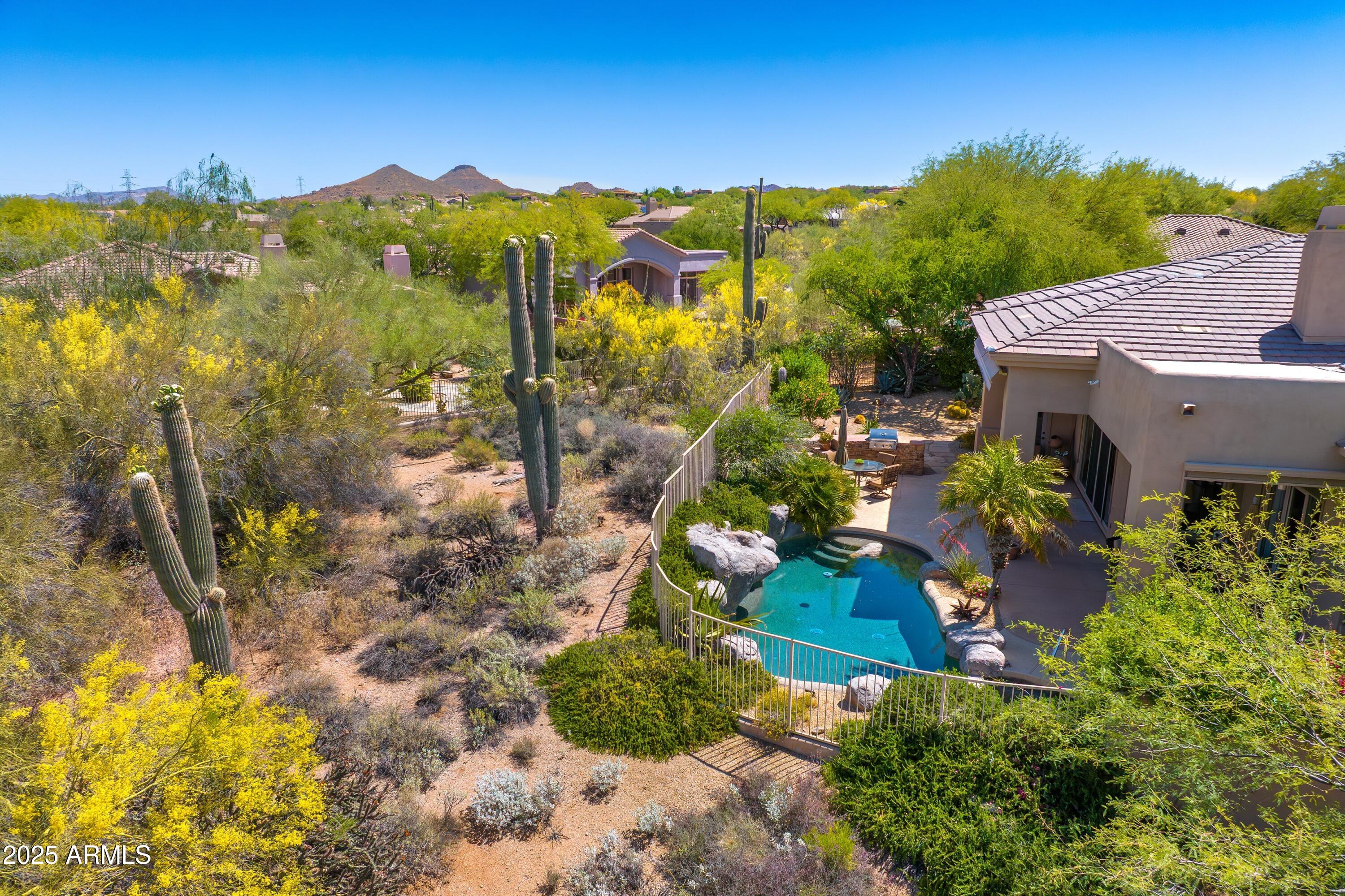 9534 E MONUMENT Drive