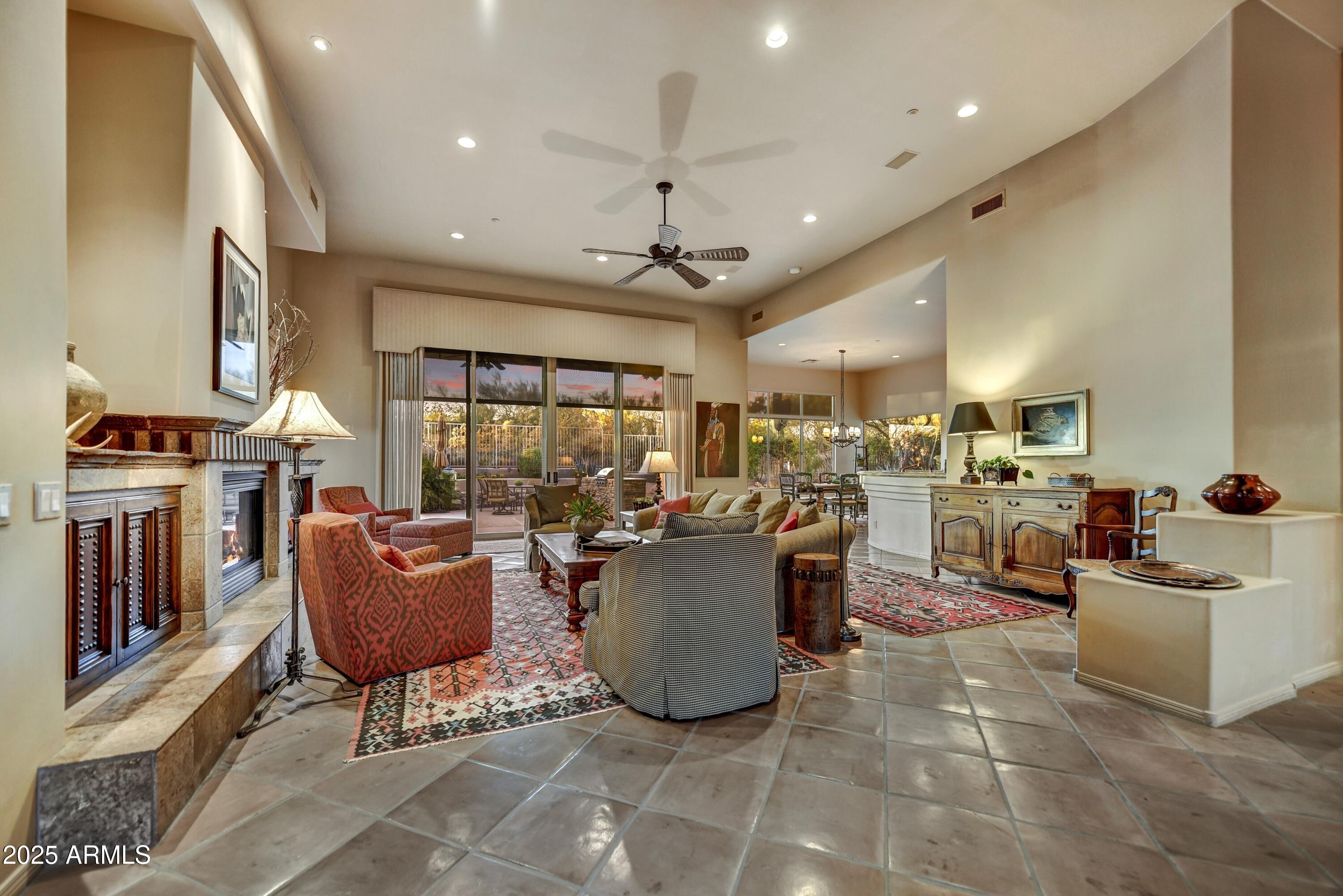 9534 E MONUMENT Drive