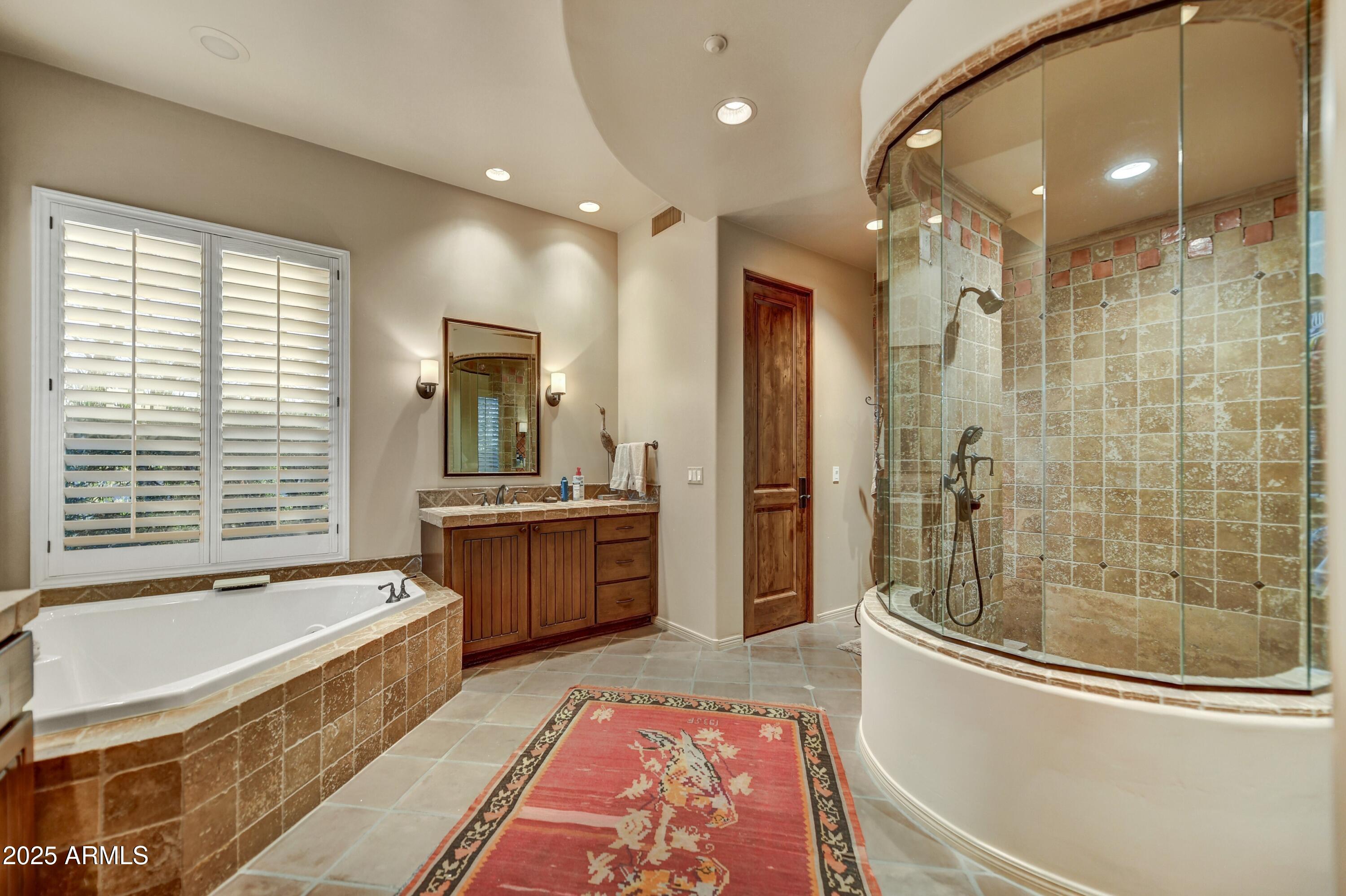 9534 E MONUMENT Drive