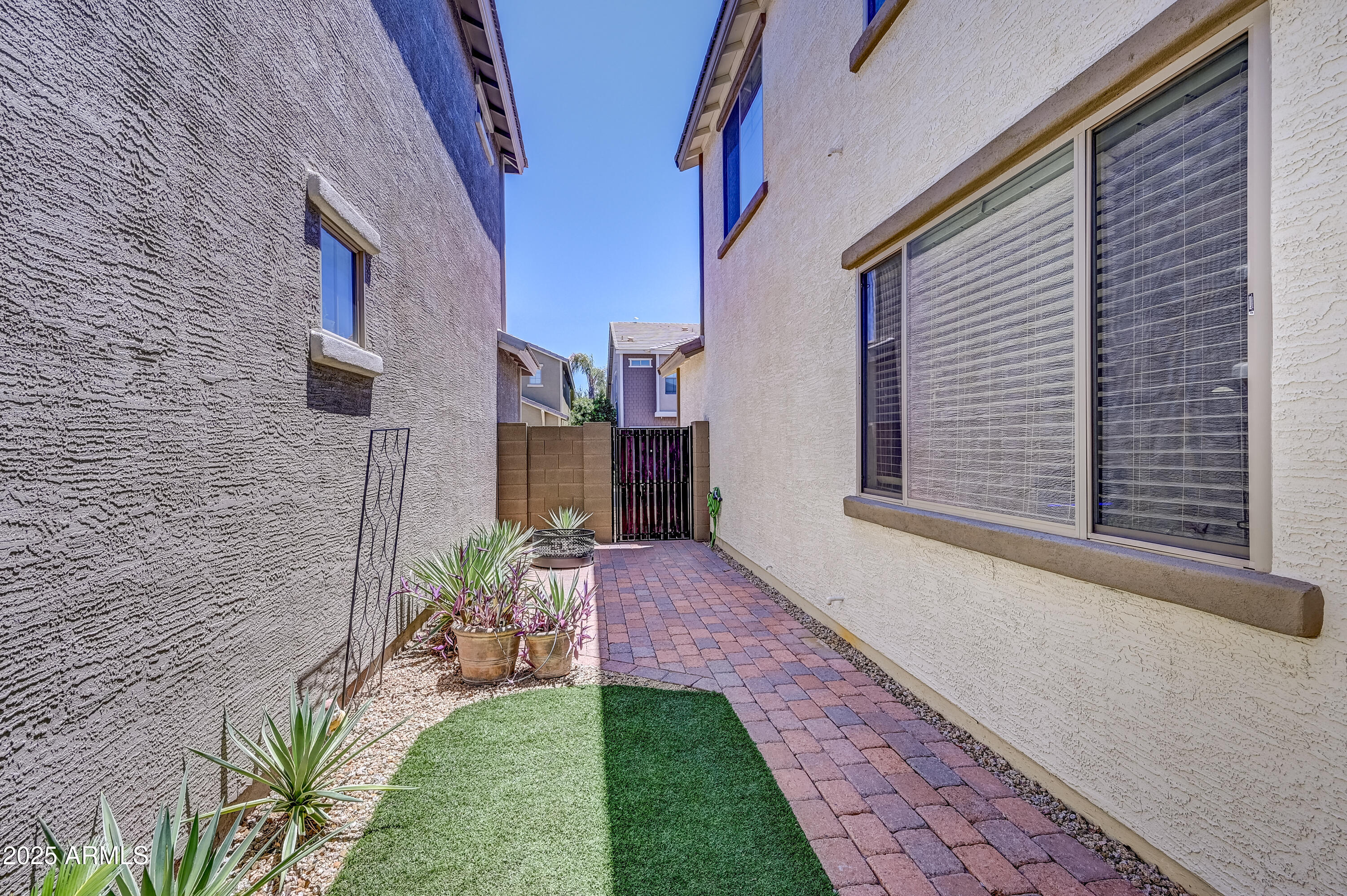 4379 E ROSEMONTE Drive