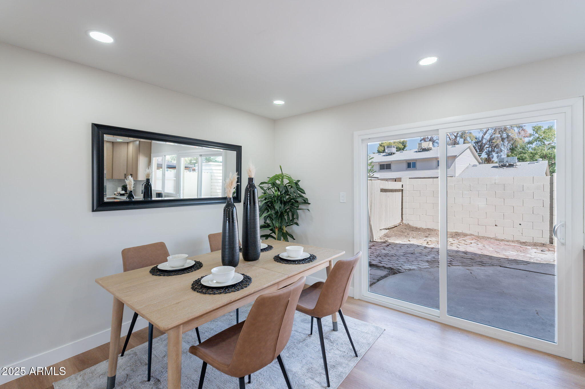 1061 E FREMONT Drive