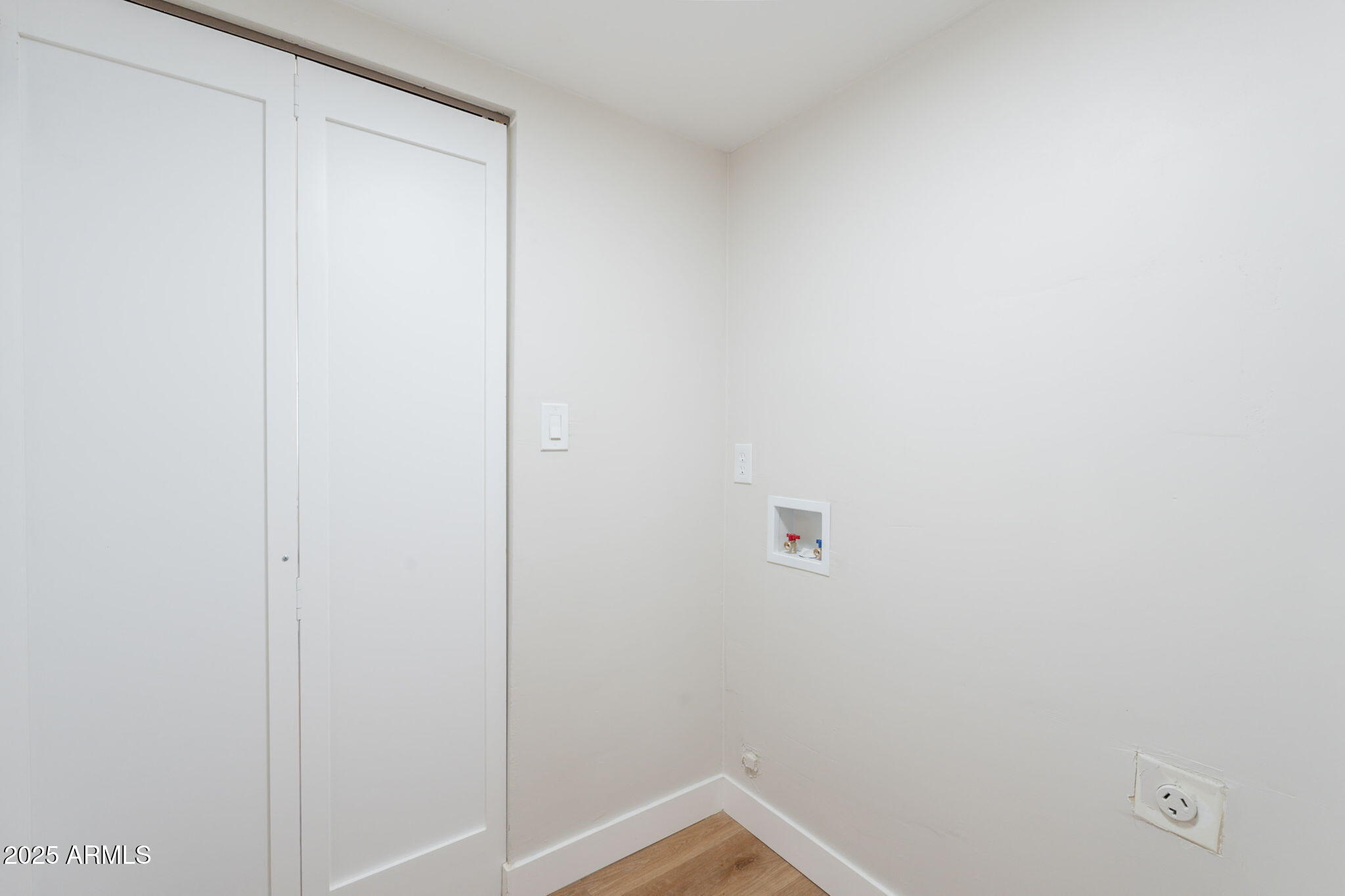 1061 E FREMONT Drive