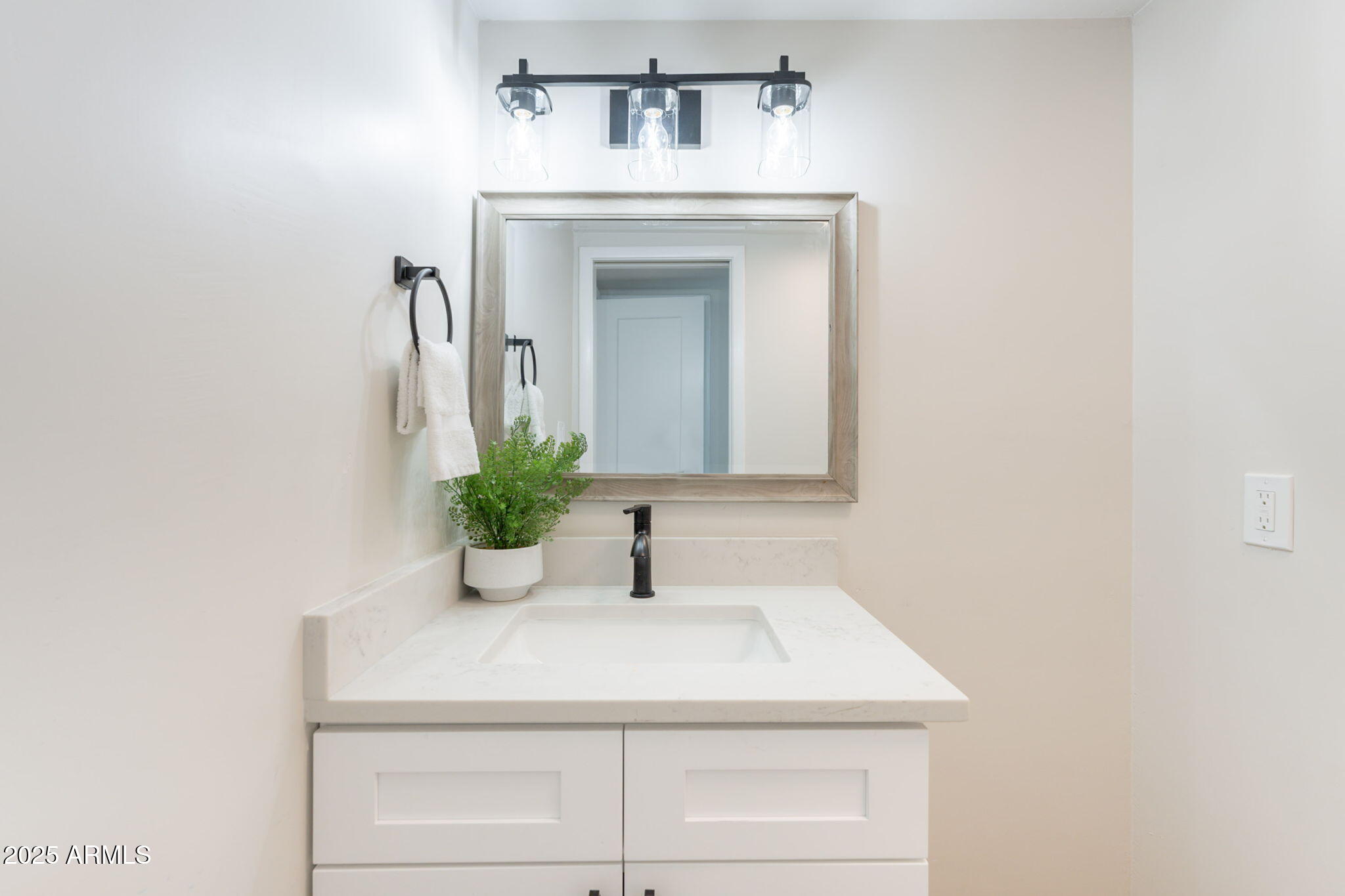 1061 E FREMONT Drive