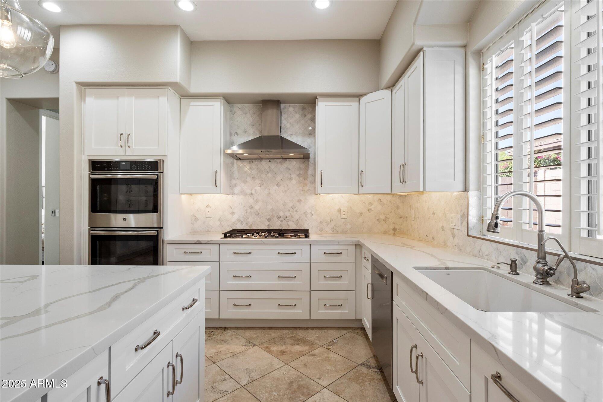 12083 E SHANGRI LA Road