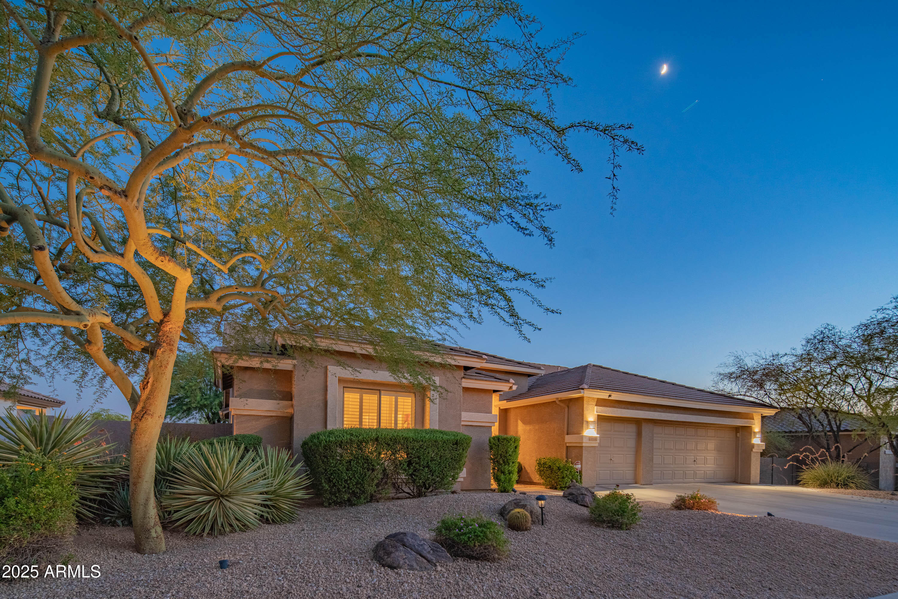 5401 E LONESOME Trail