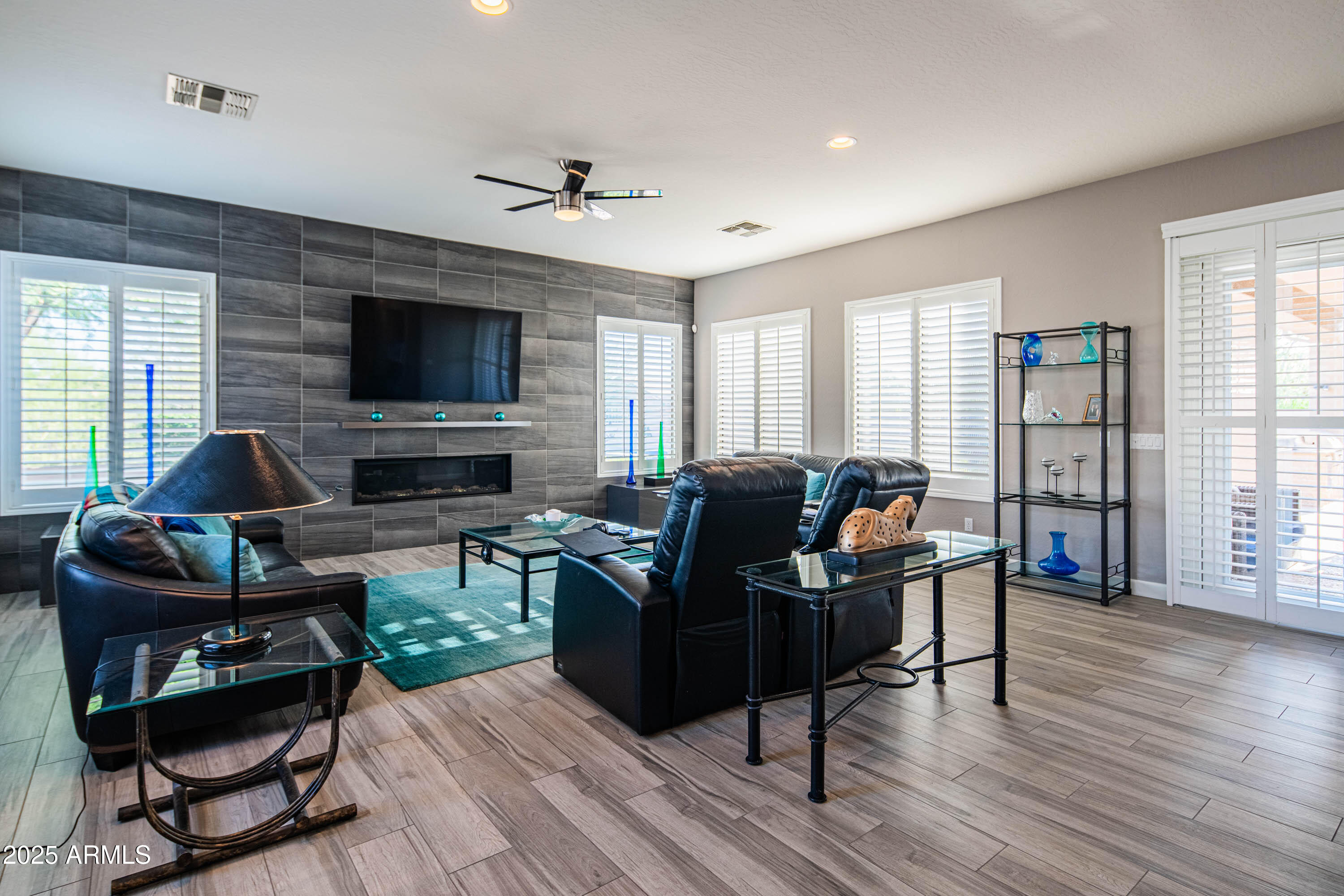 5401 E LONESOME Trail