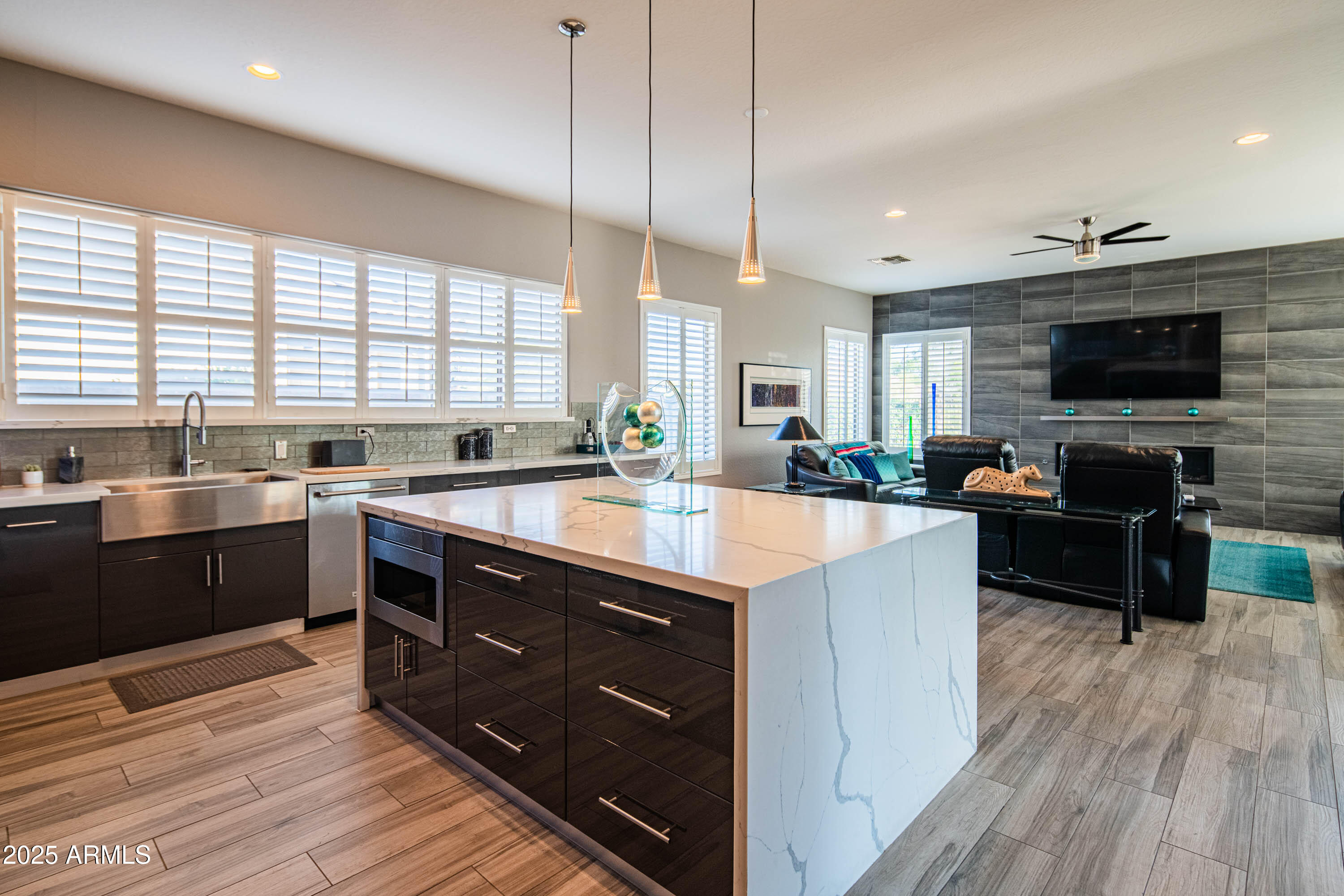 5401 E LONESOME Trail