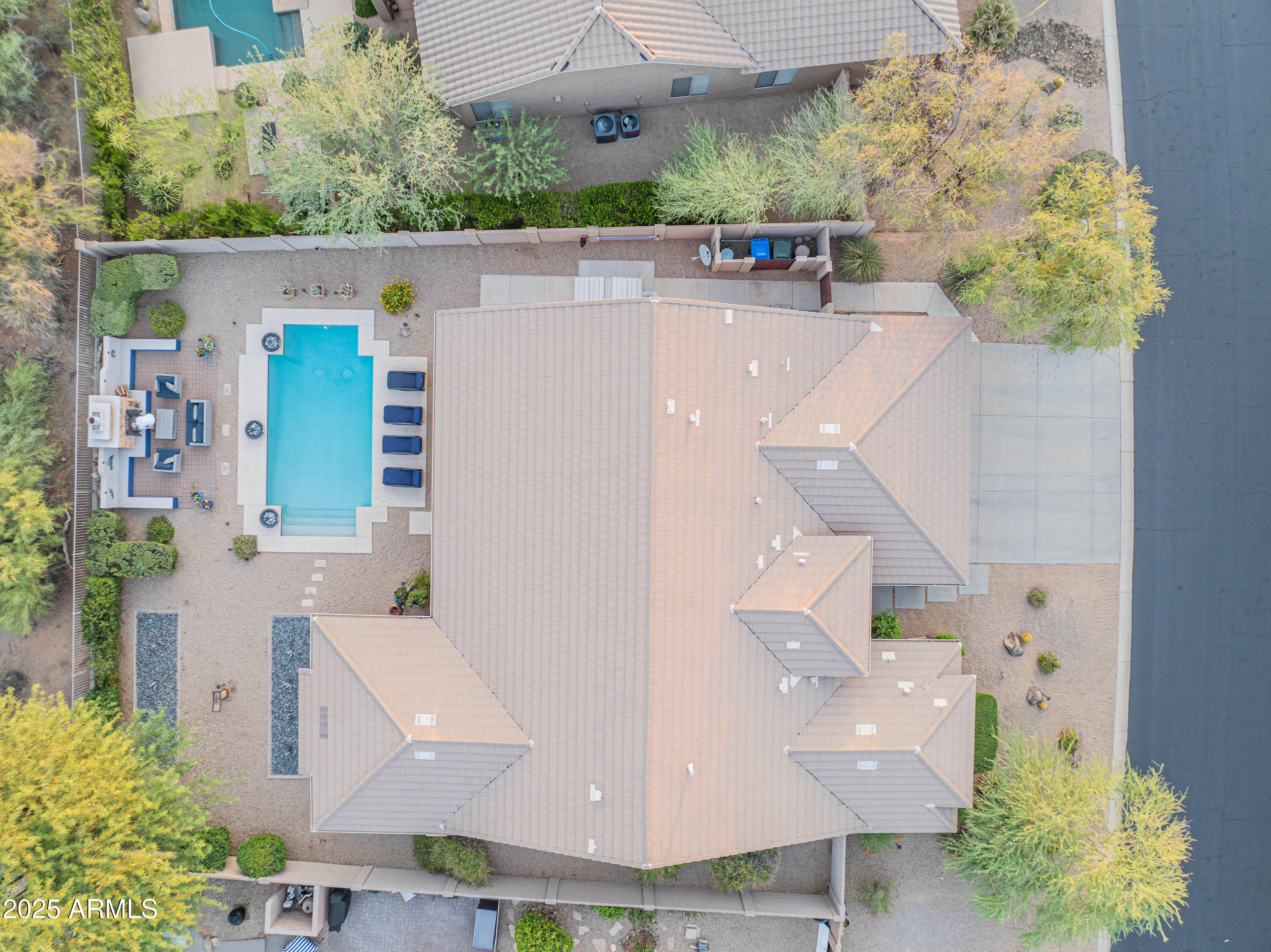 5401 E LONESOME Trail