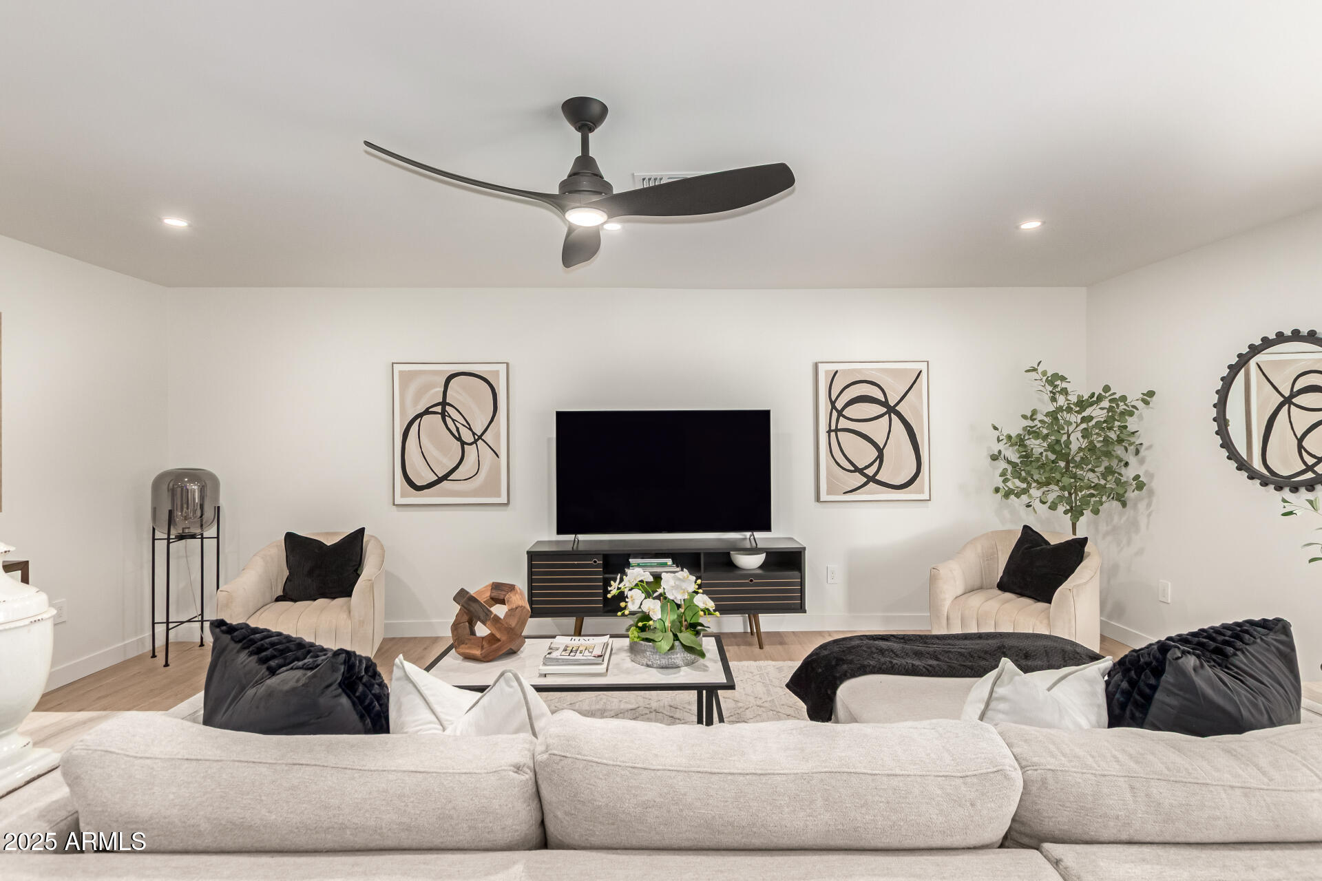 6644 E CULVER Street