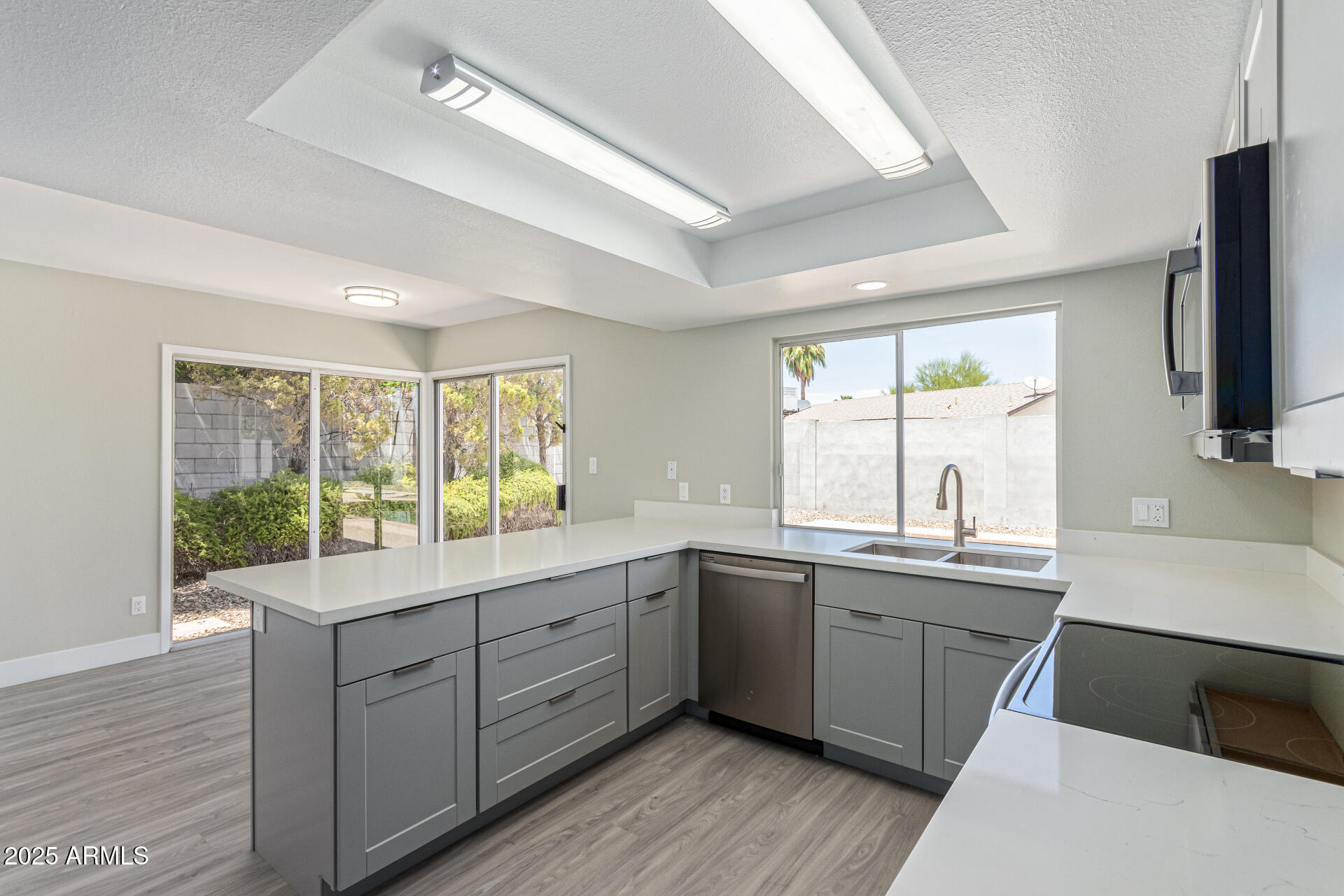 2320 E SHANGRI LA Road