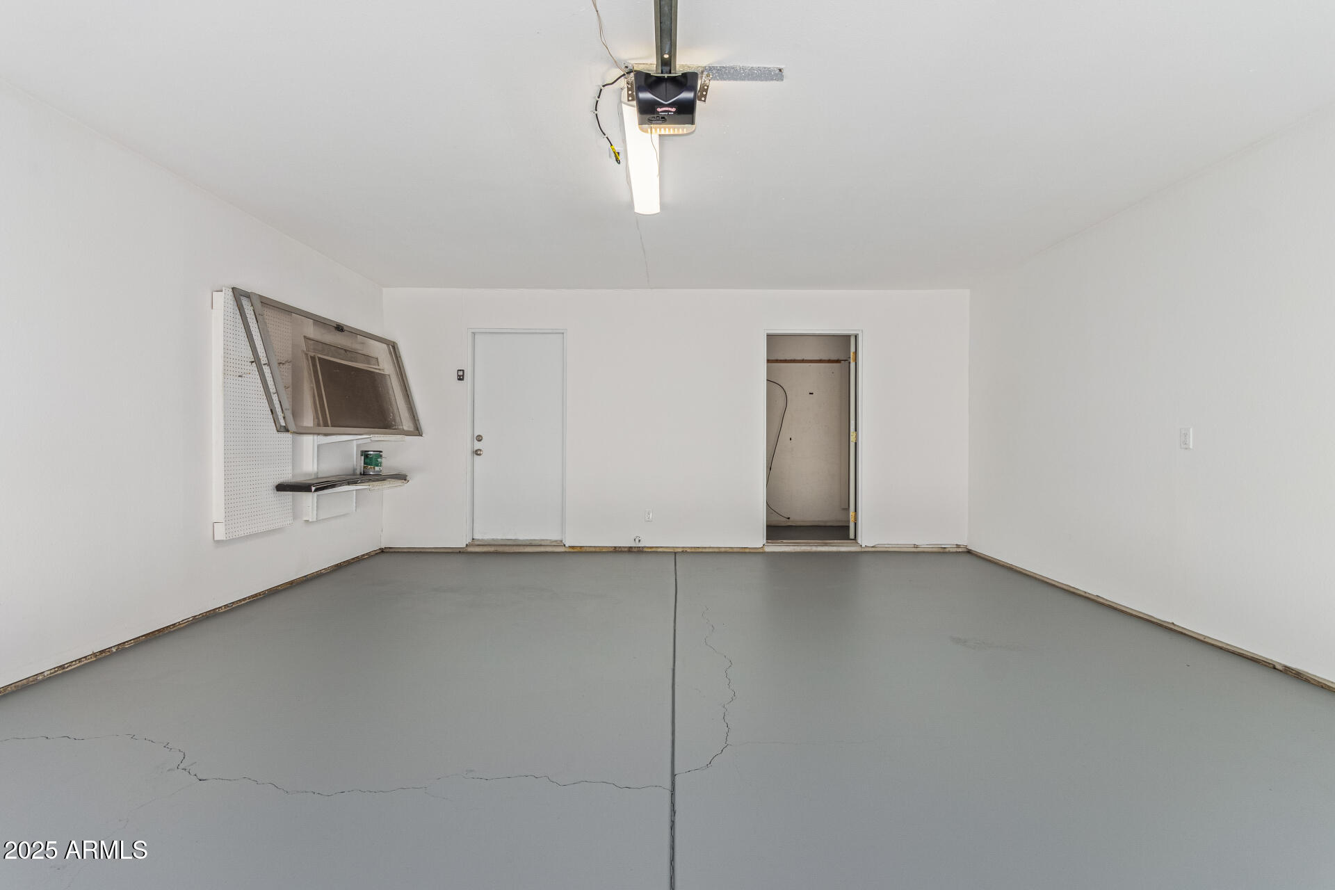 2320 E SHANGRI LA Road