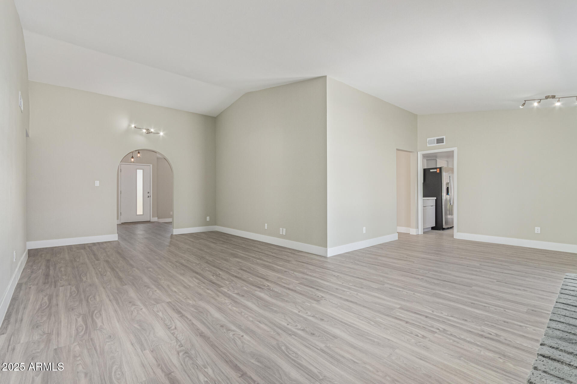 2320 E SHANGRI LA Road