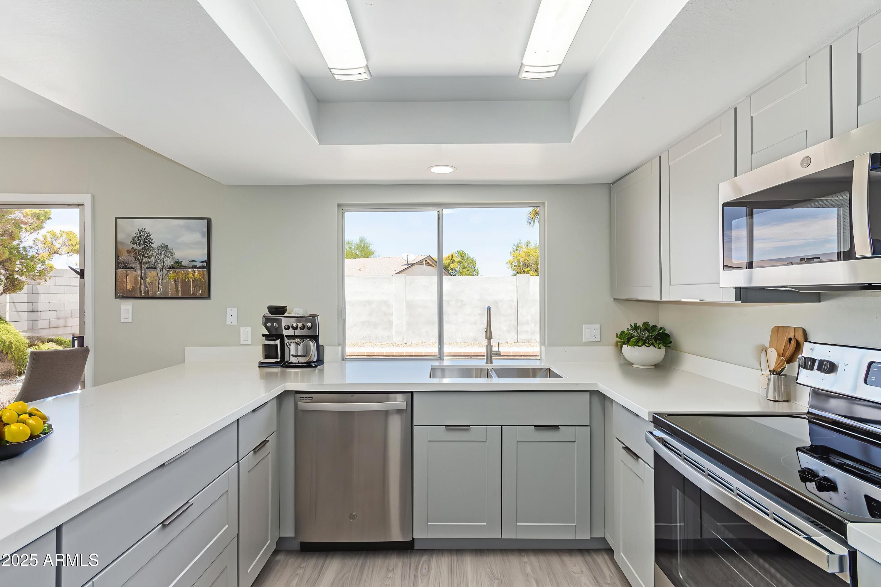 2320 E SHANGRI LA Road