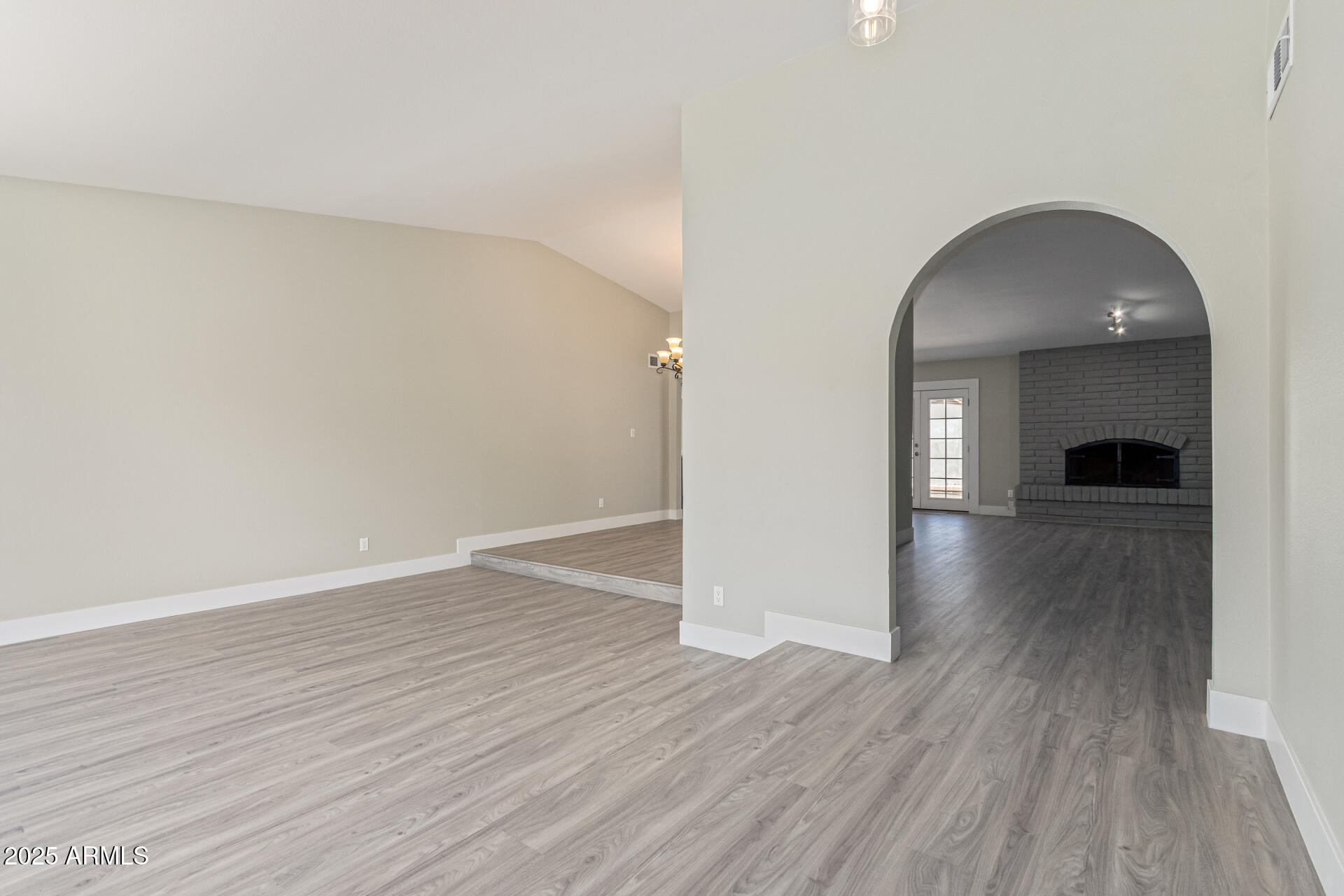 2320 E SHANGRI LA Road