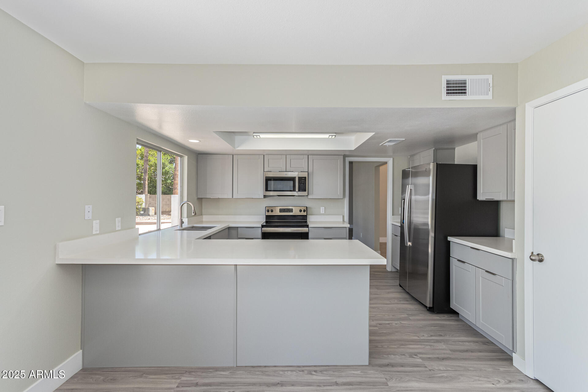 2320 E SHANGRI LA Road