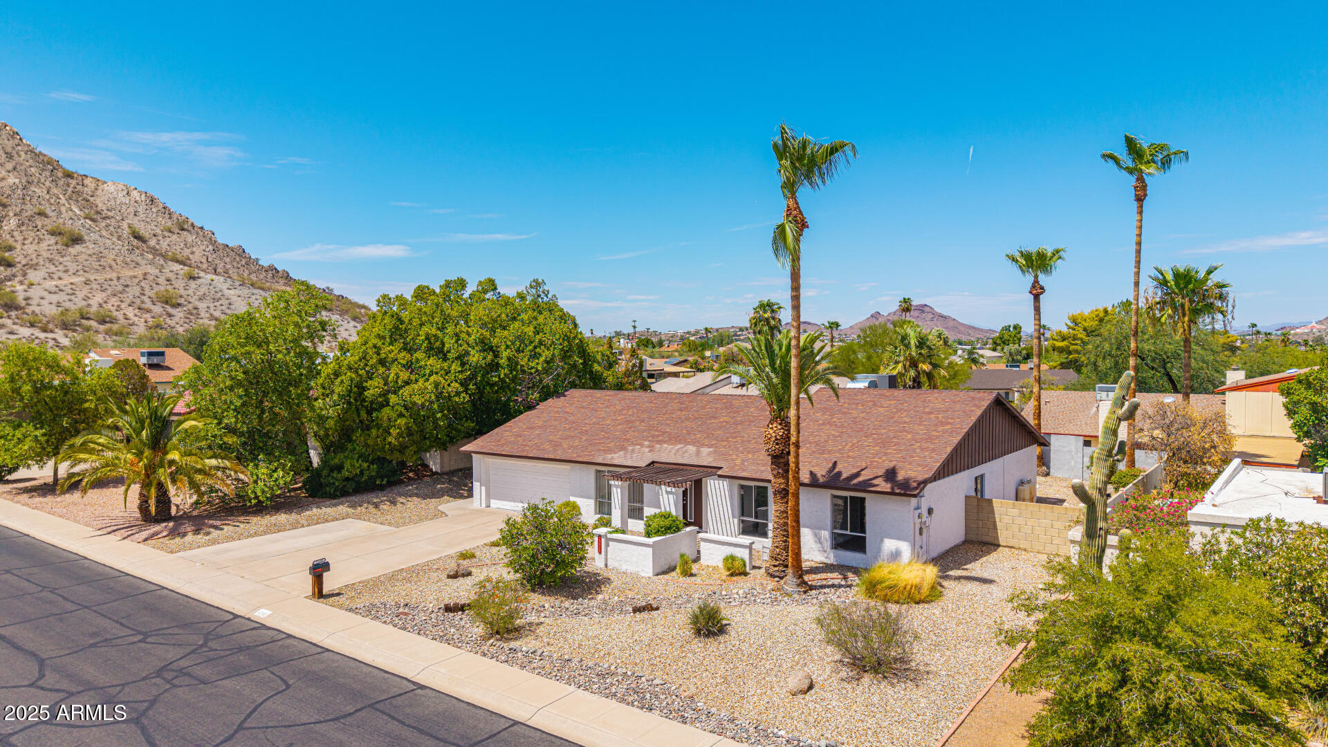 2320 E SHANGRI LA Road