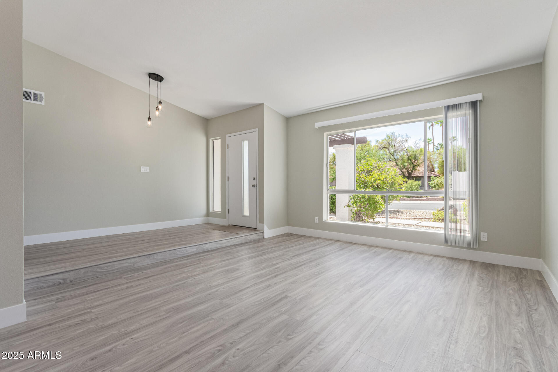 2320 E SHANGRI LA Road