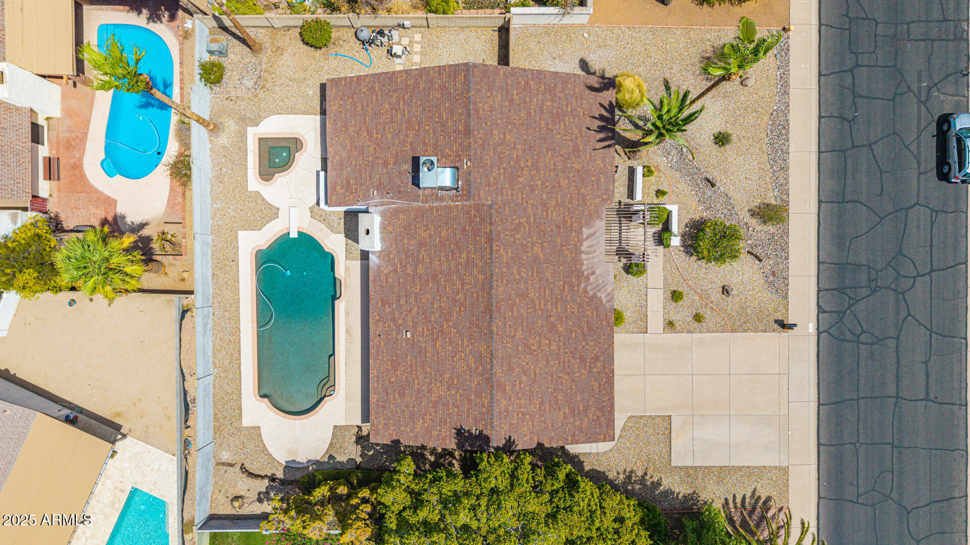 2320 E SHANGRI LA Road