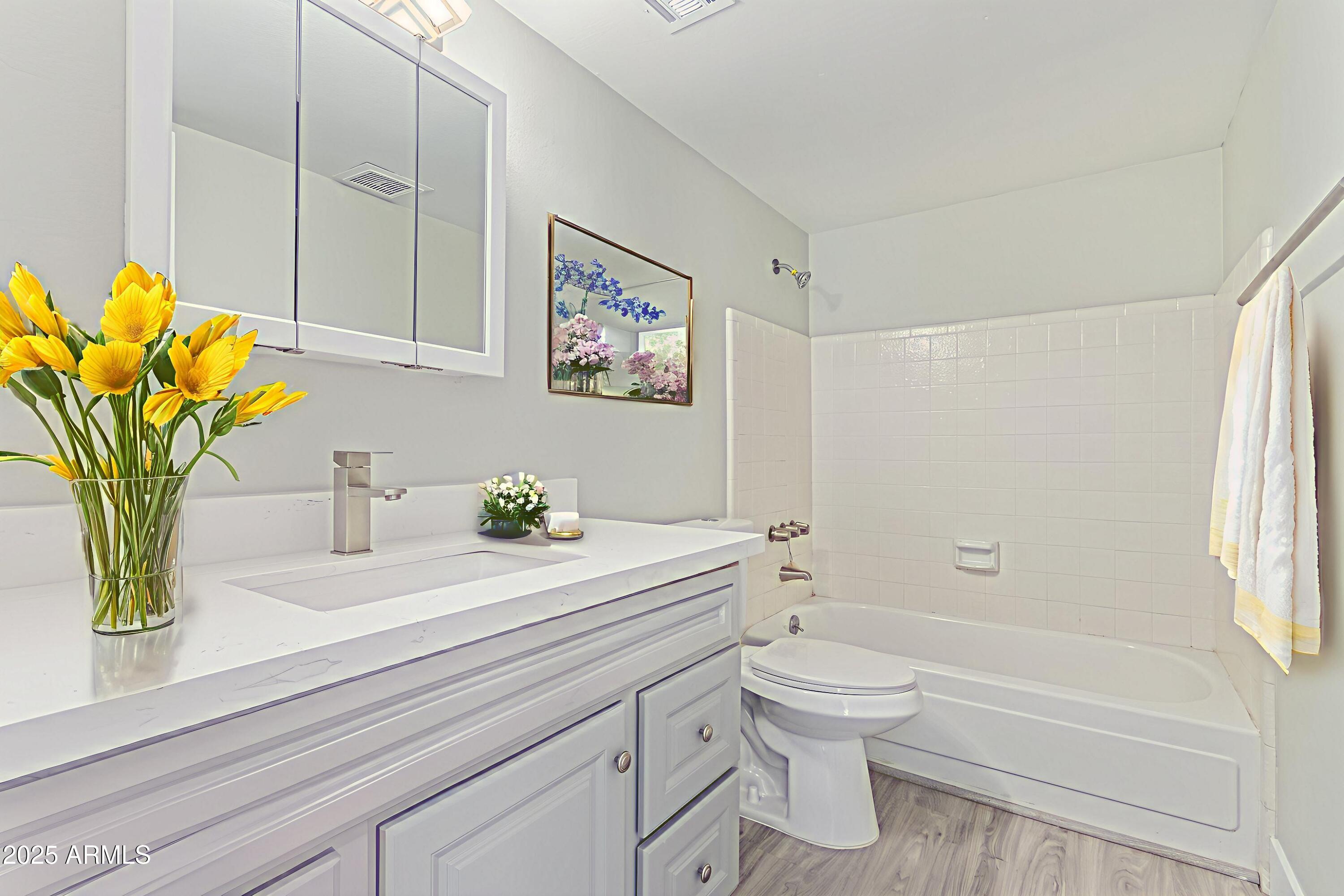 2320 E SHANGRI LA Road