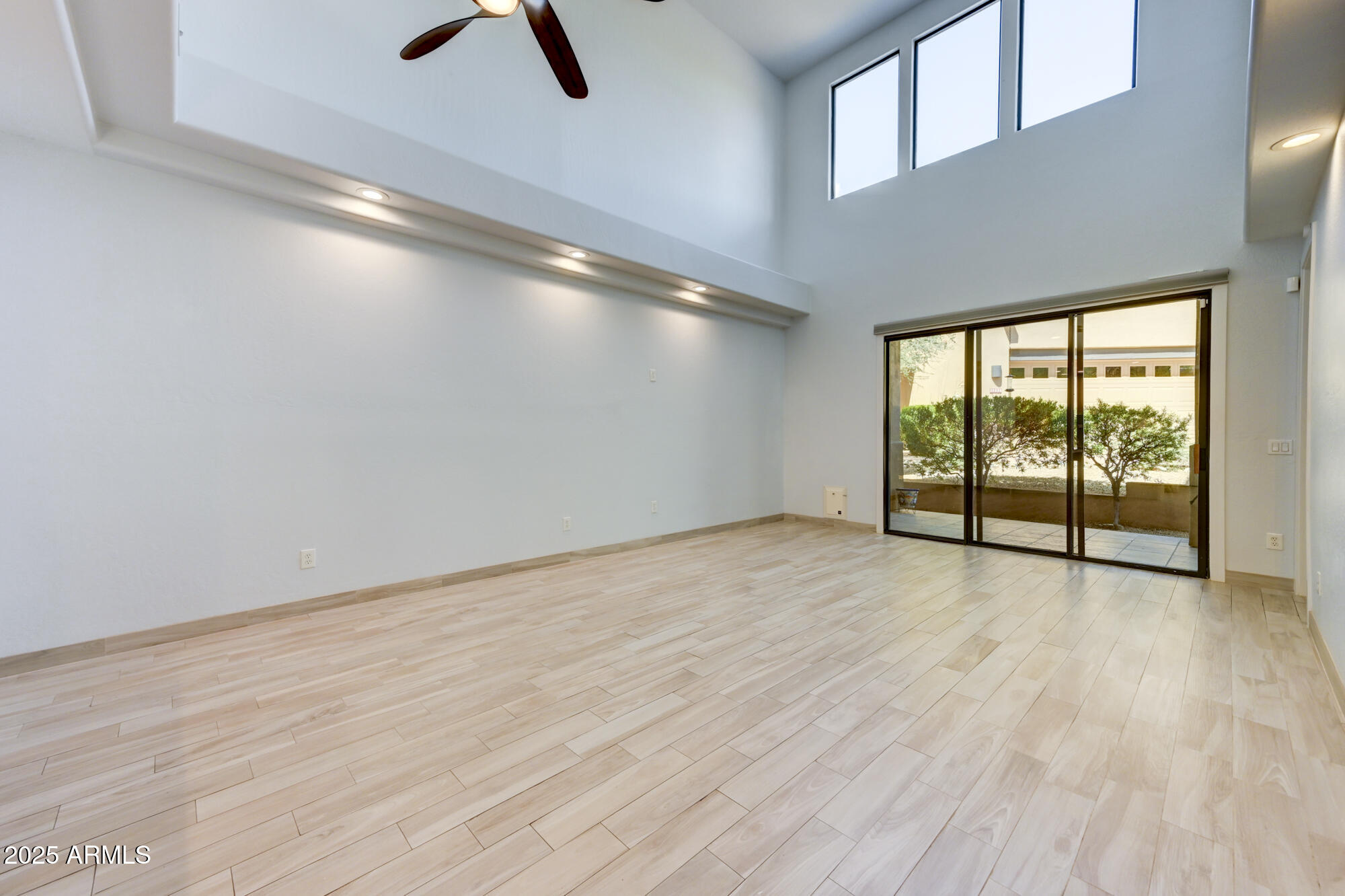 10212 E WHITE FEATHER Lane