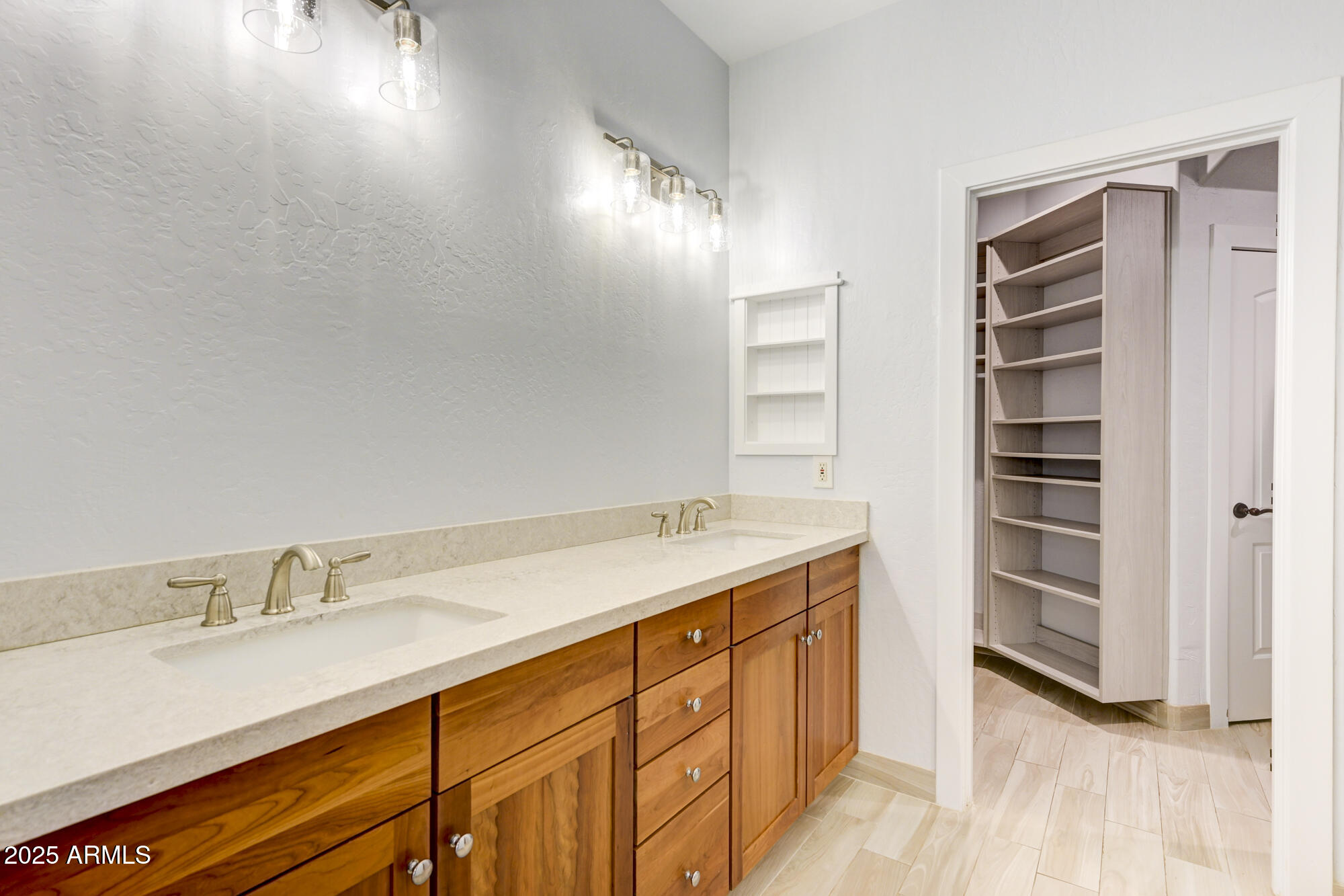 10212 E WHITE FEATHER Lane