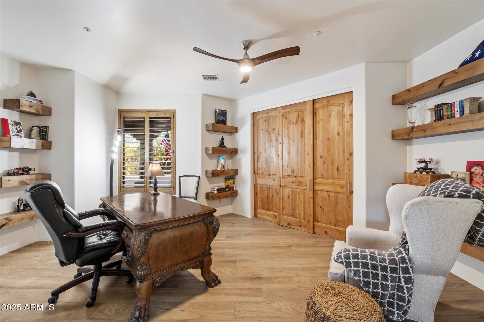 25555 N WRANGLER Road