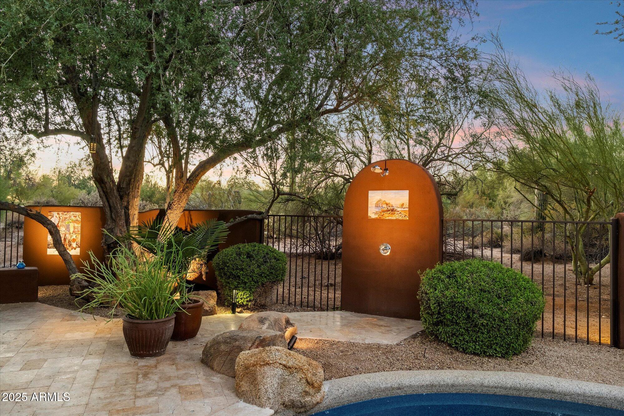 25555 N WRANGLER Road