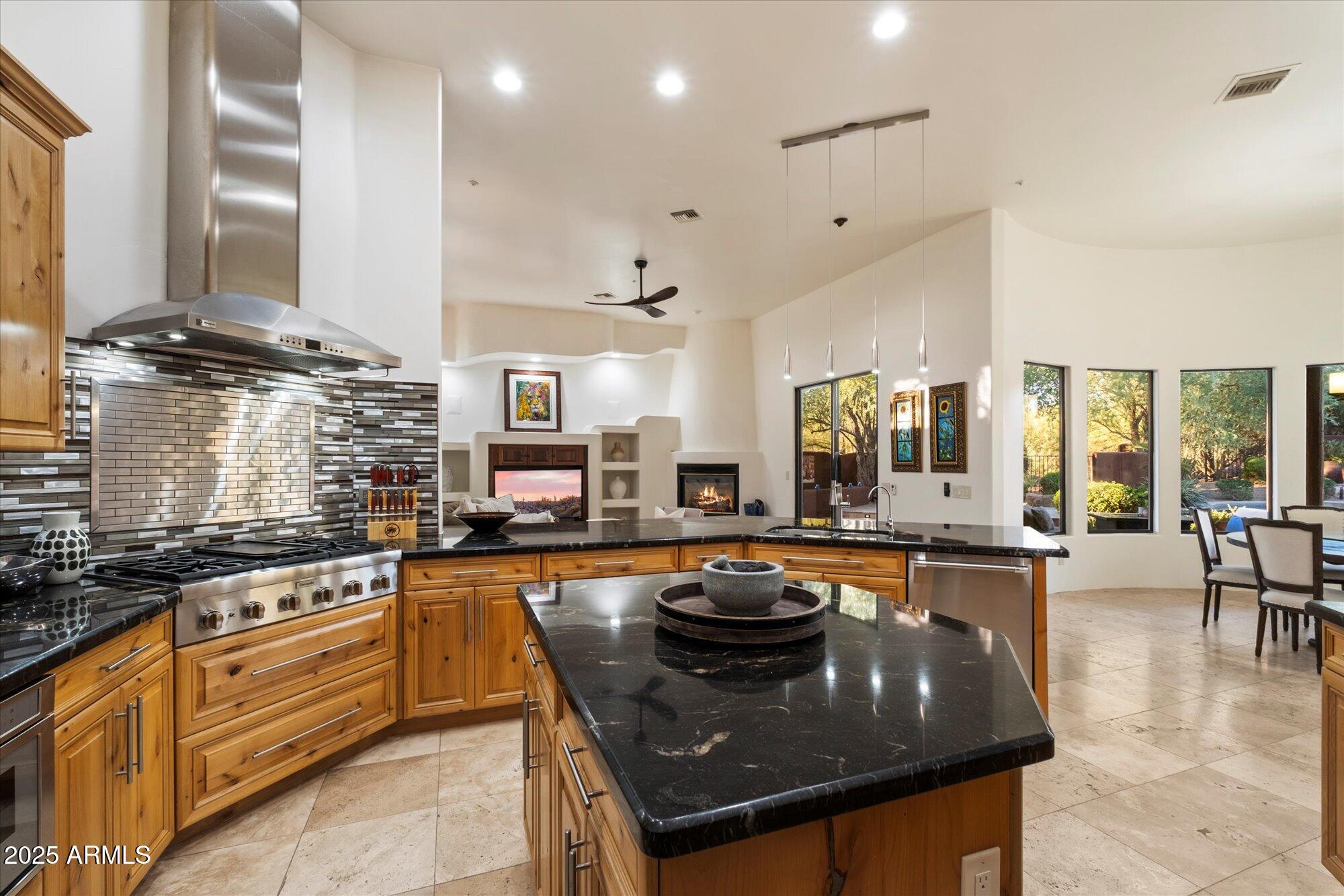 25555 N WRANGLER Road