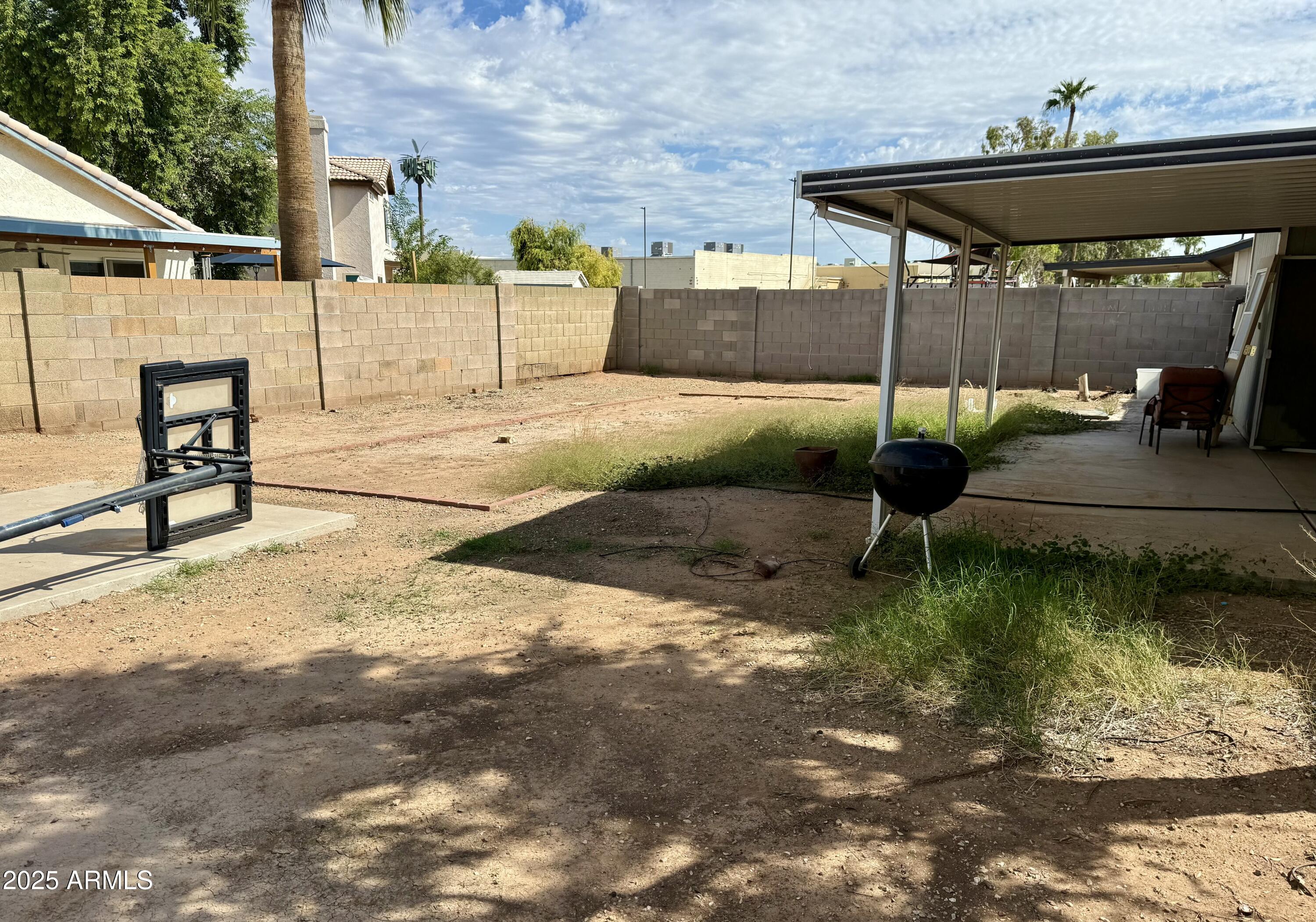 2132 W OBISPO Avenue