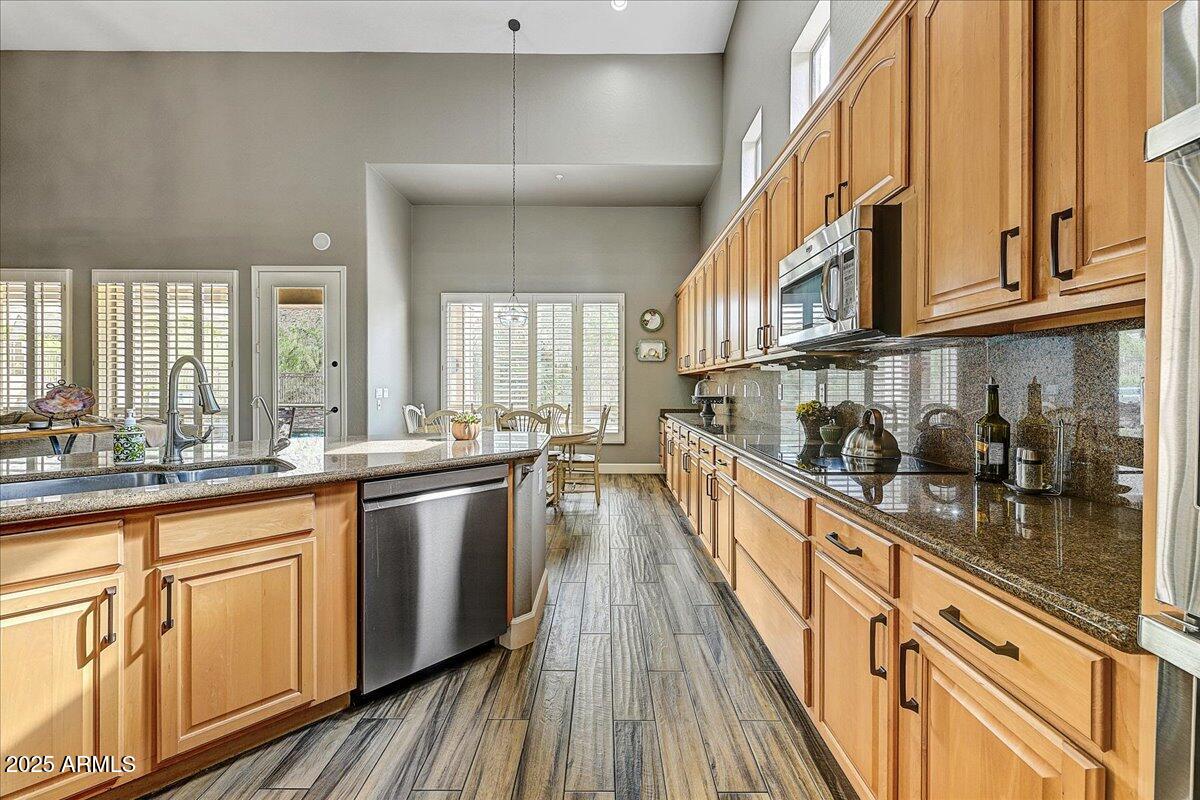 10943 E WINCHCOMB Drive