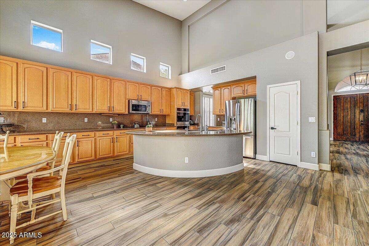 10943 E WINCHCOMB Drive