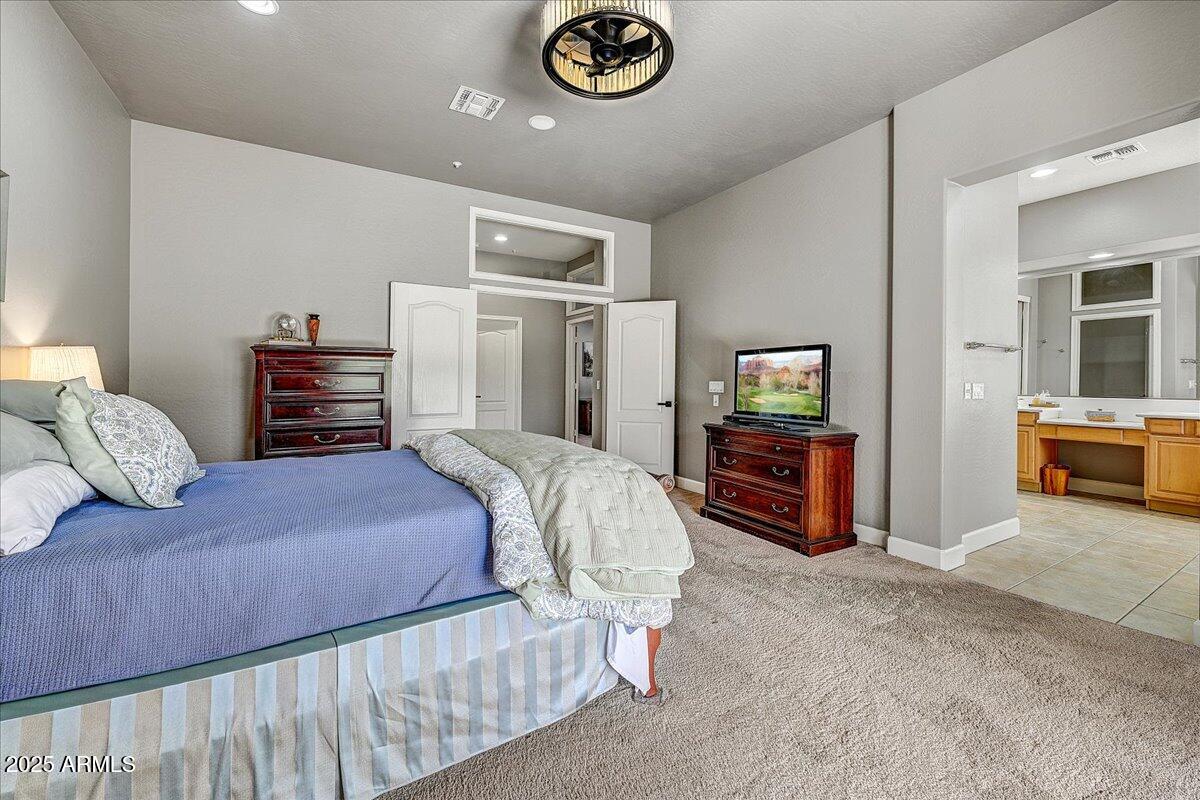 10943 E WINCHCOMB Drive