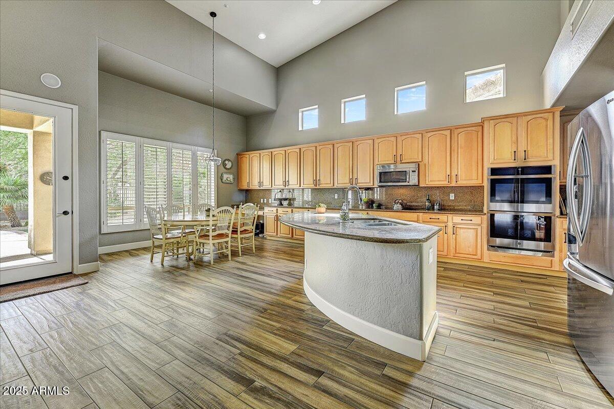 10943 E WINCHCOMB Drive