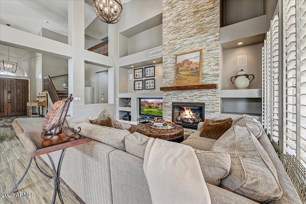 10943 E WINCHCOMB Drive