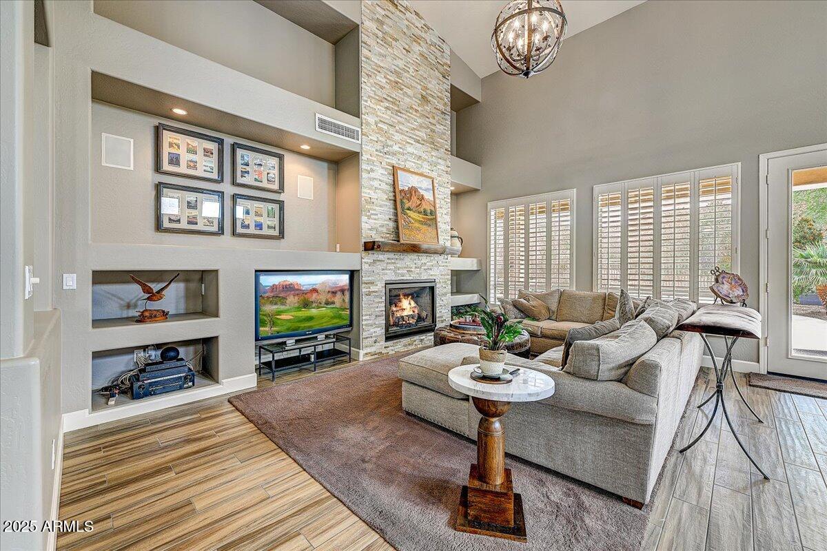 10943 E WINCHCOMB Drive