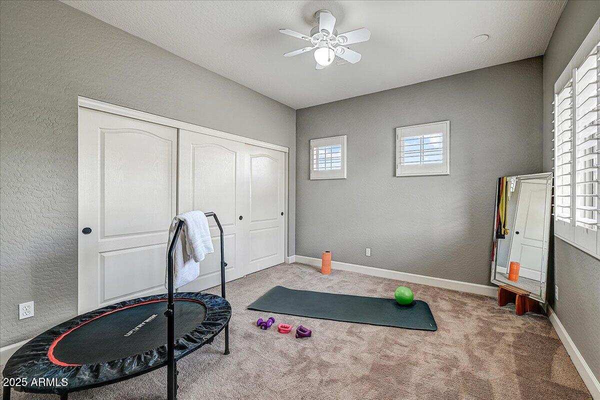 10943 E WINCHCOMB Drive