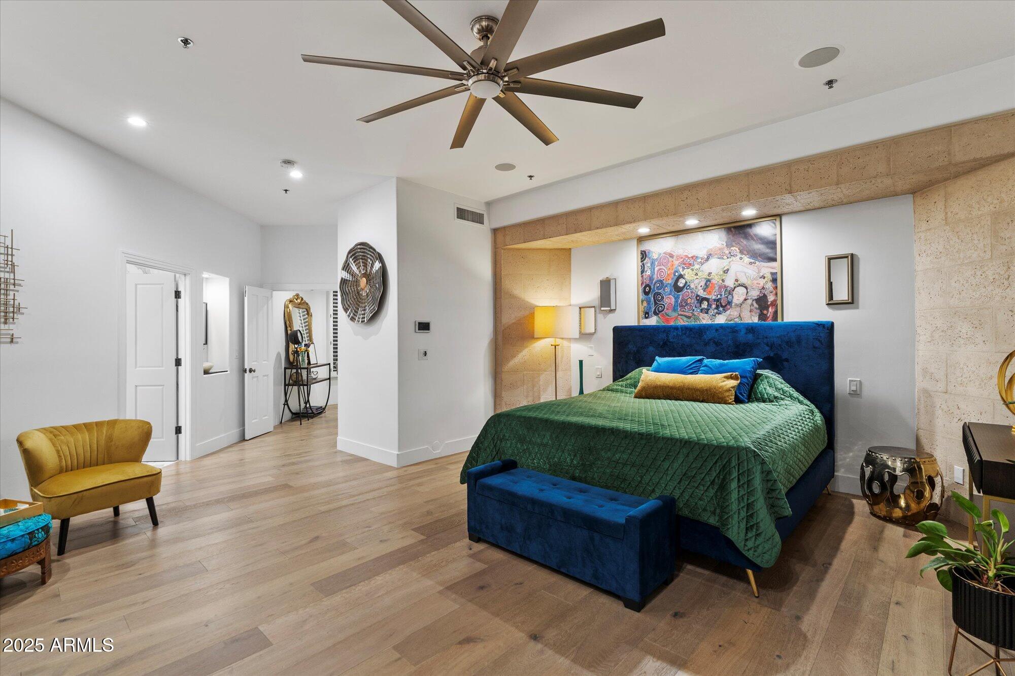 9643 E CASITAS DEL RIO Drive