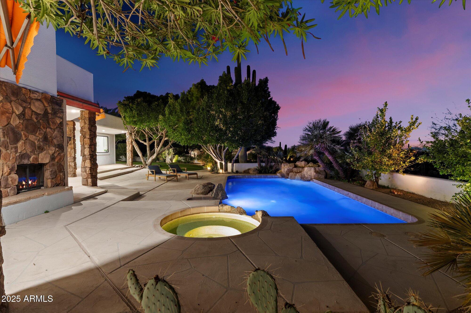 9643 E CASITAS DEL RIO Drive