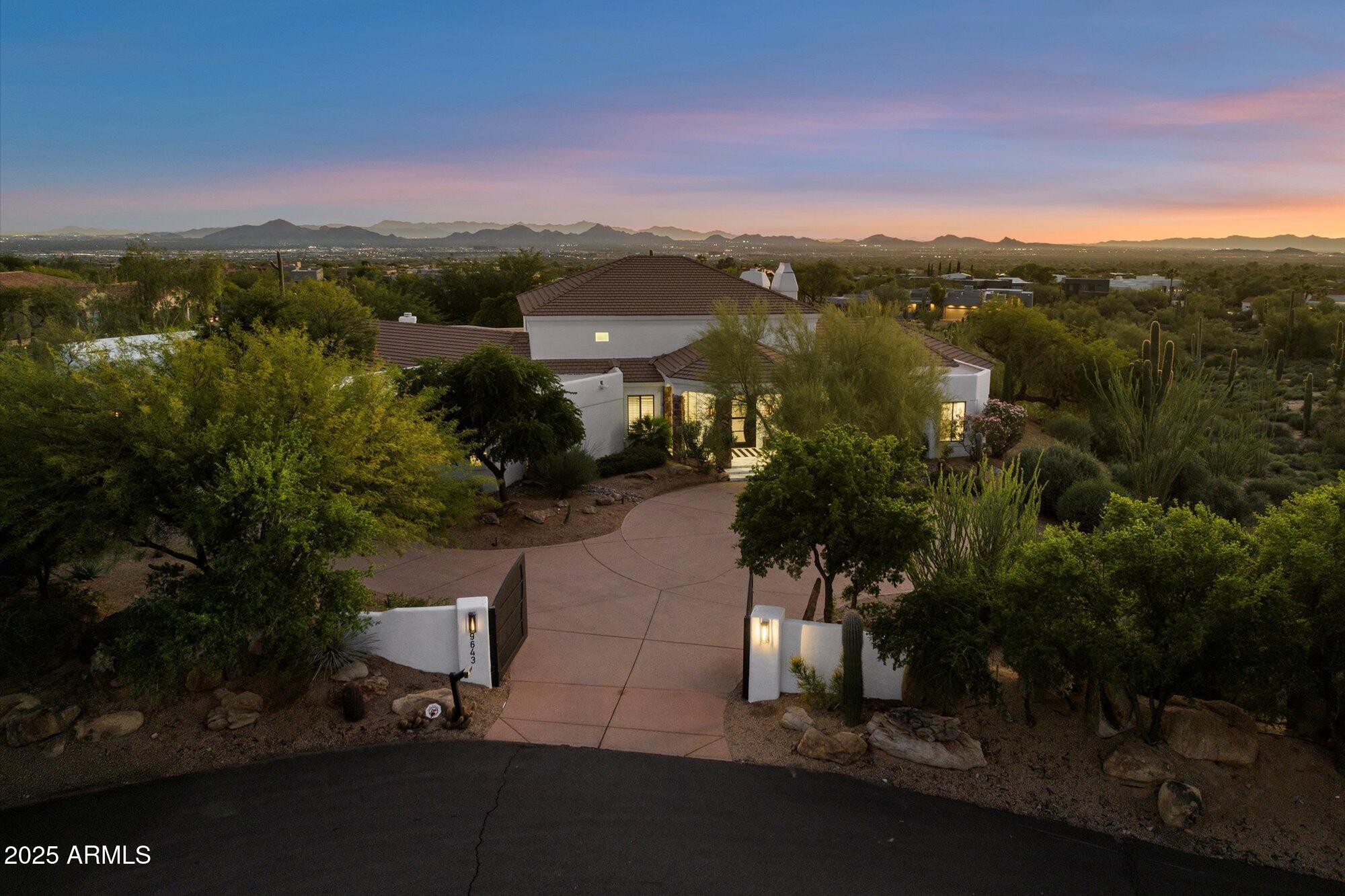 9643 E CASITAS DEL RIO Drive