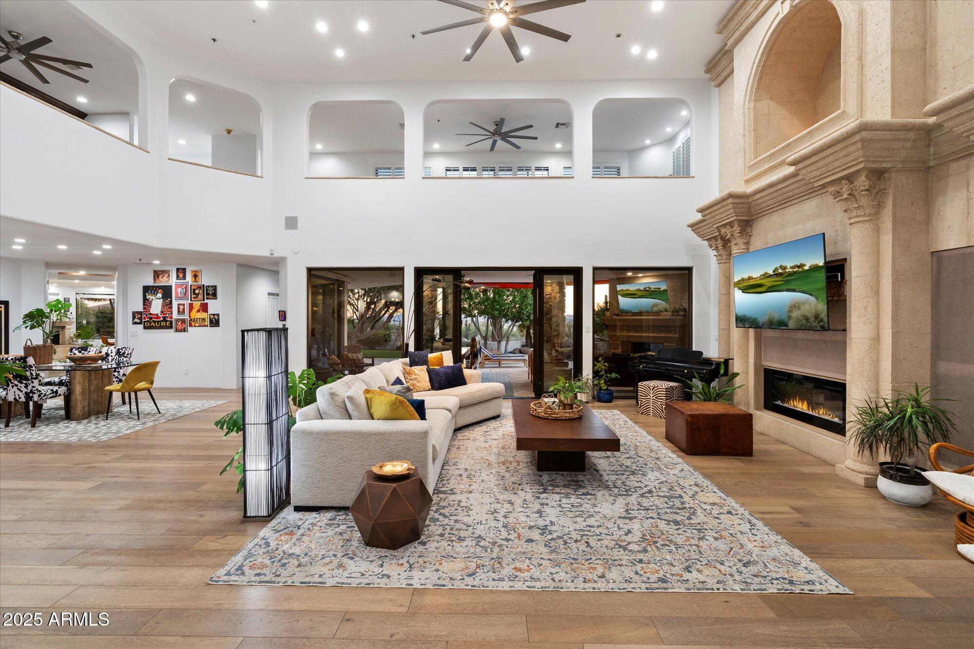 9643 E CASITAS DEL RIO Drive