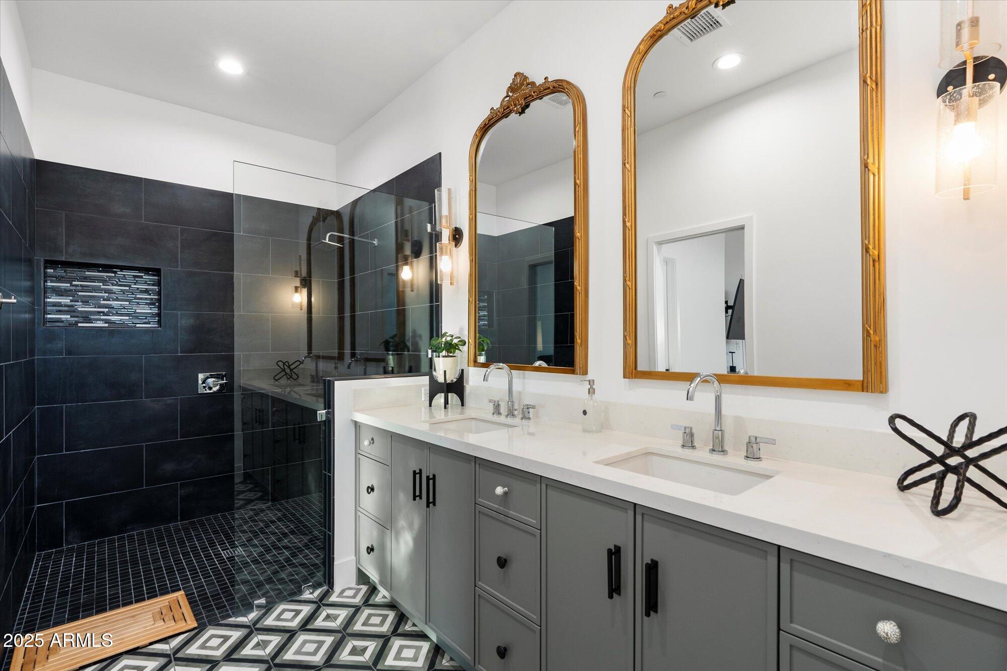 9643 E CASITAS DEL RIO Drive