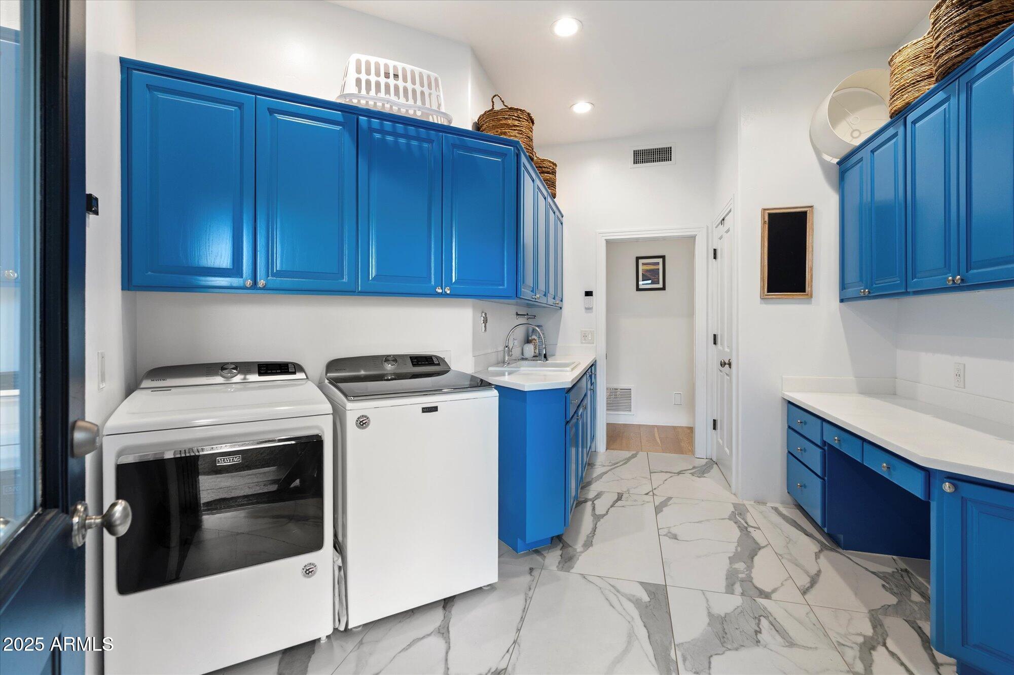 9643 E CASITAS DEL RIO Drive